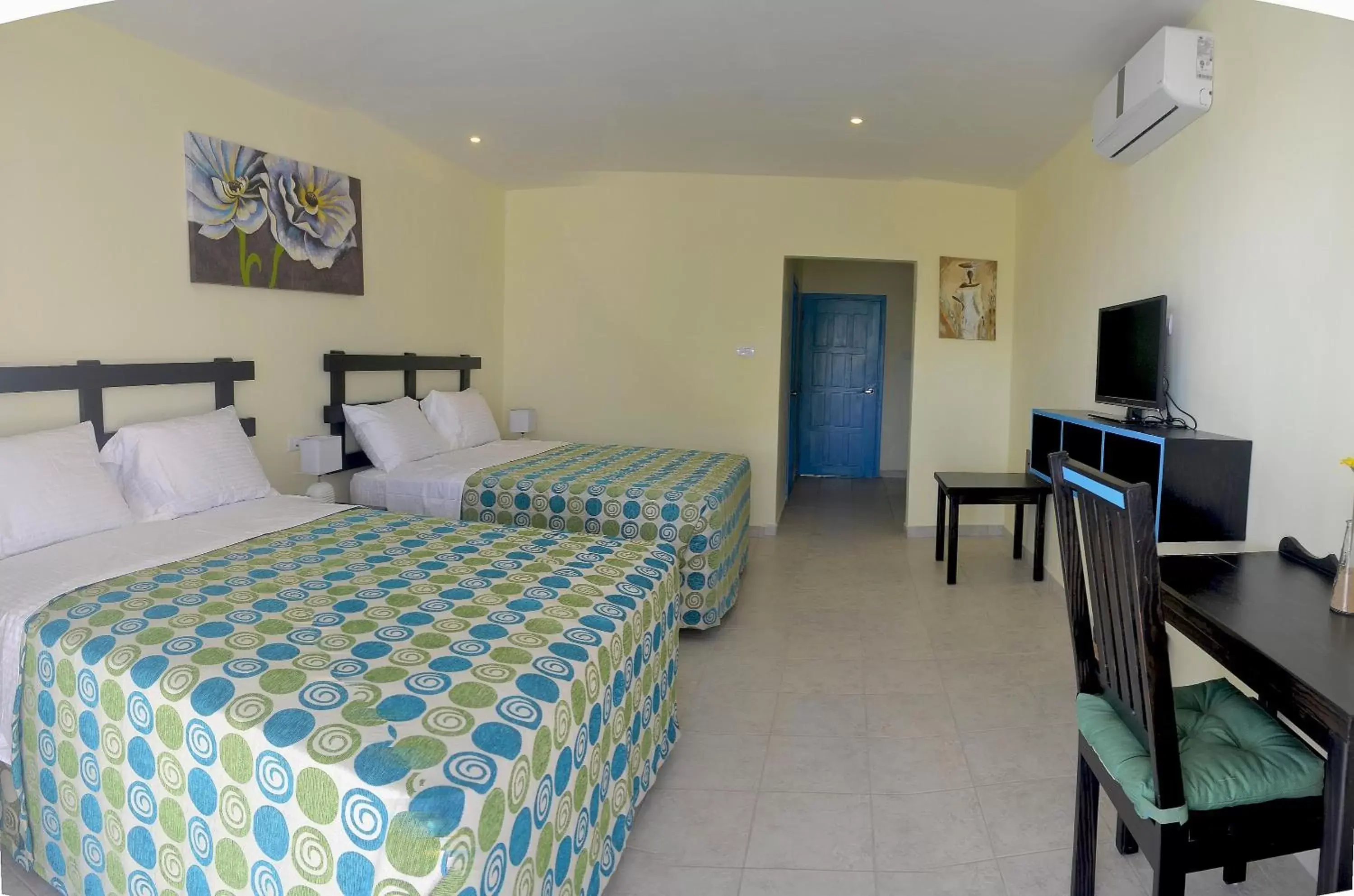 Living room, Bed in Costarena Beach Hotel