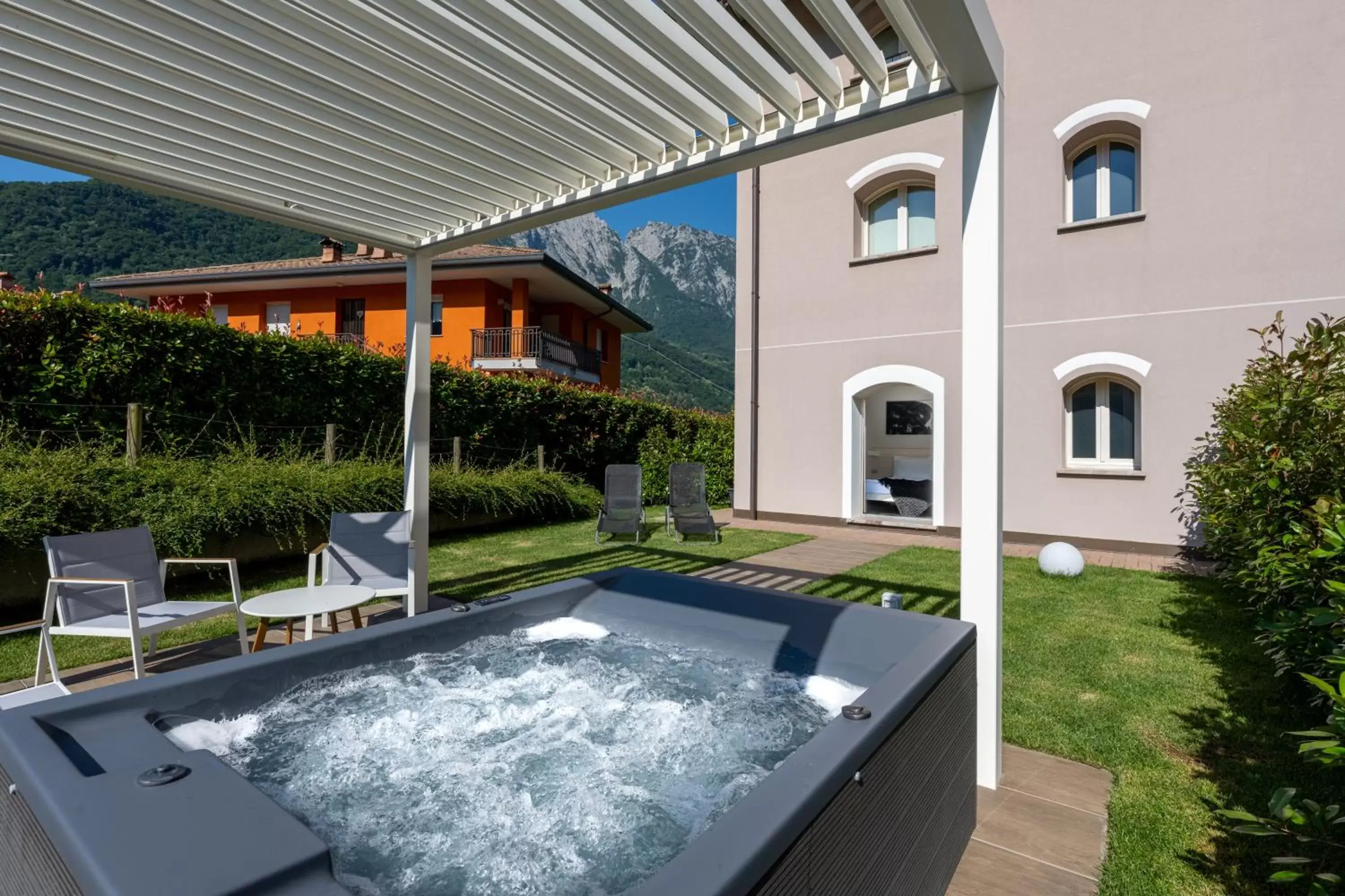 Garden, Swimming Pool in Bianco Hotel