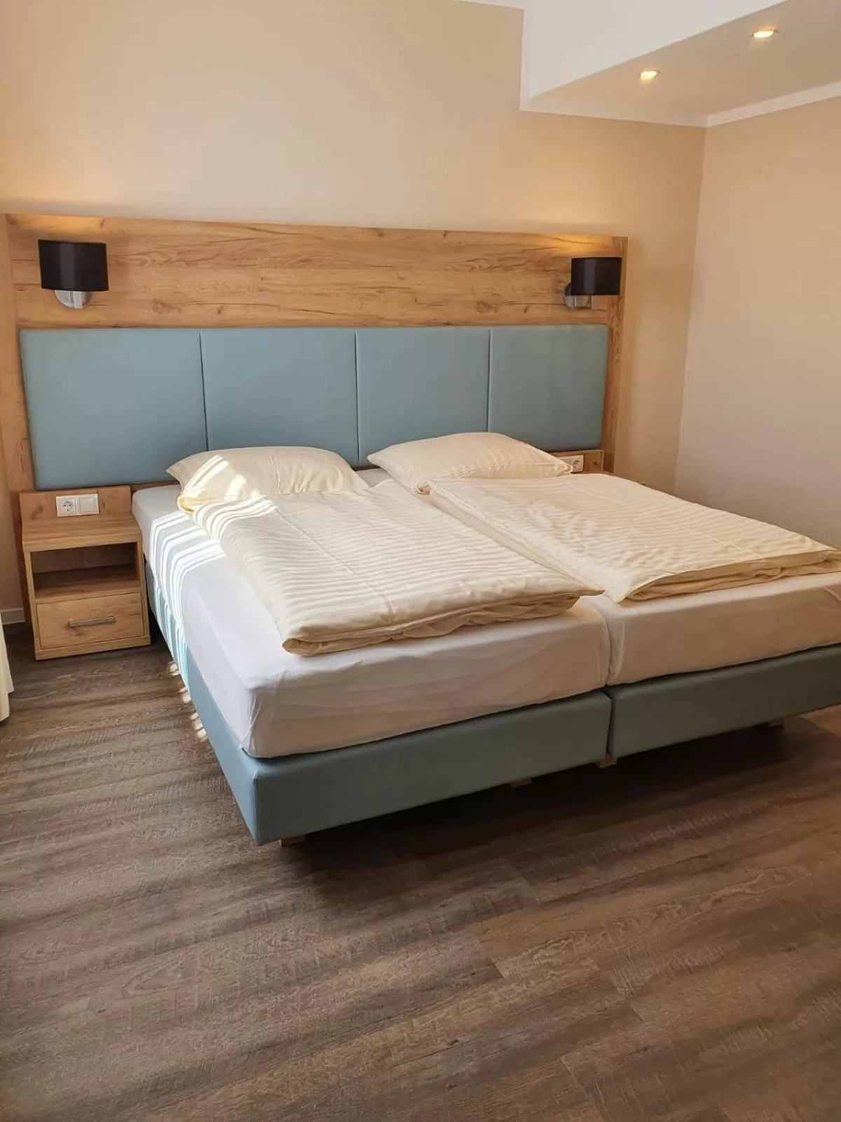 Bed in Nordseehotel Wilhelmshaven