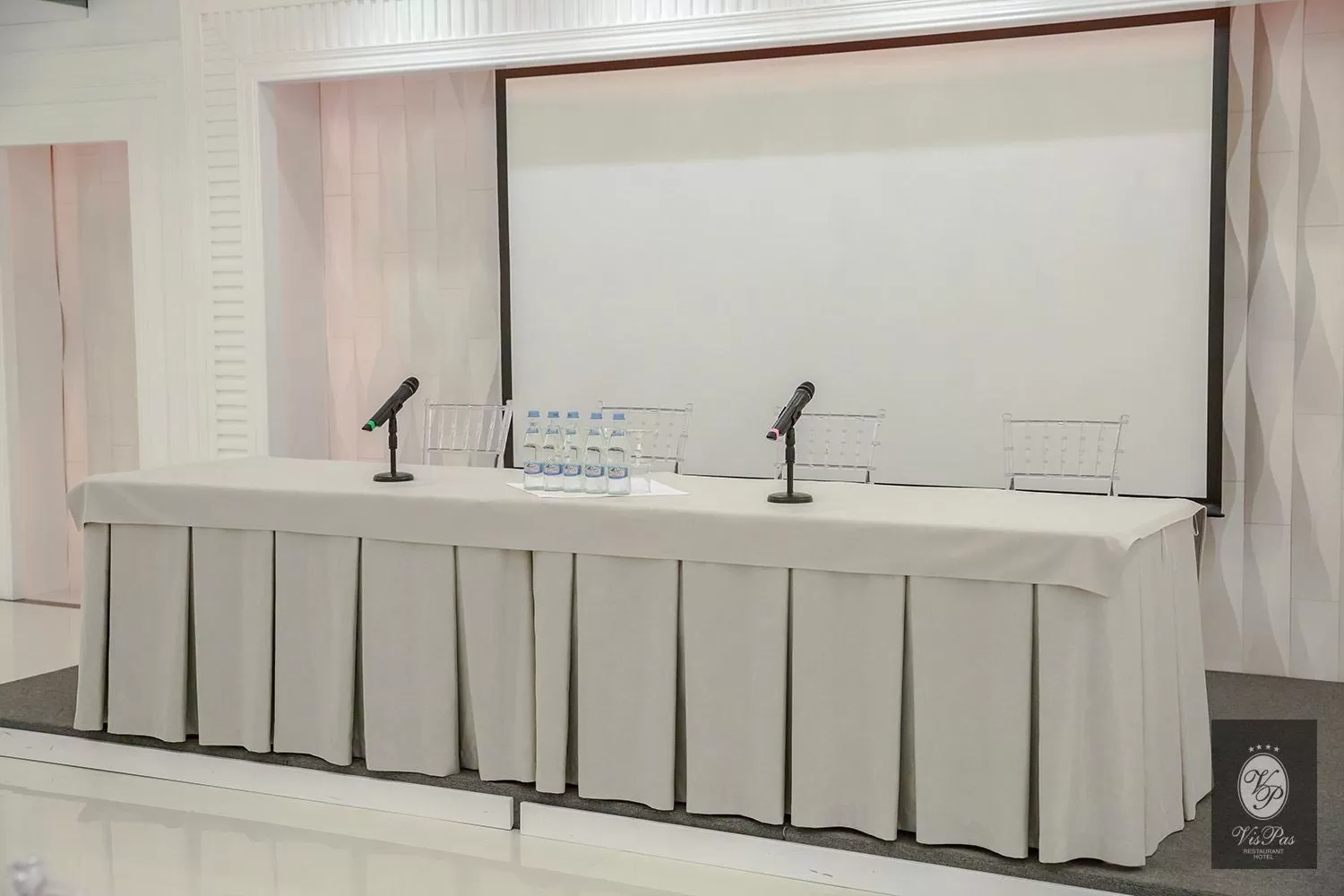 Meeting/conference room in VisPas Hotel