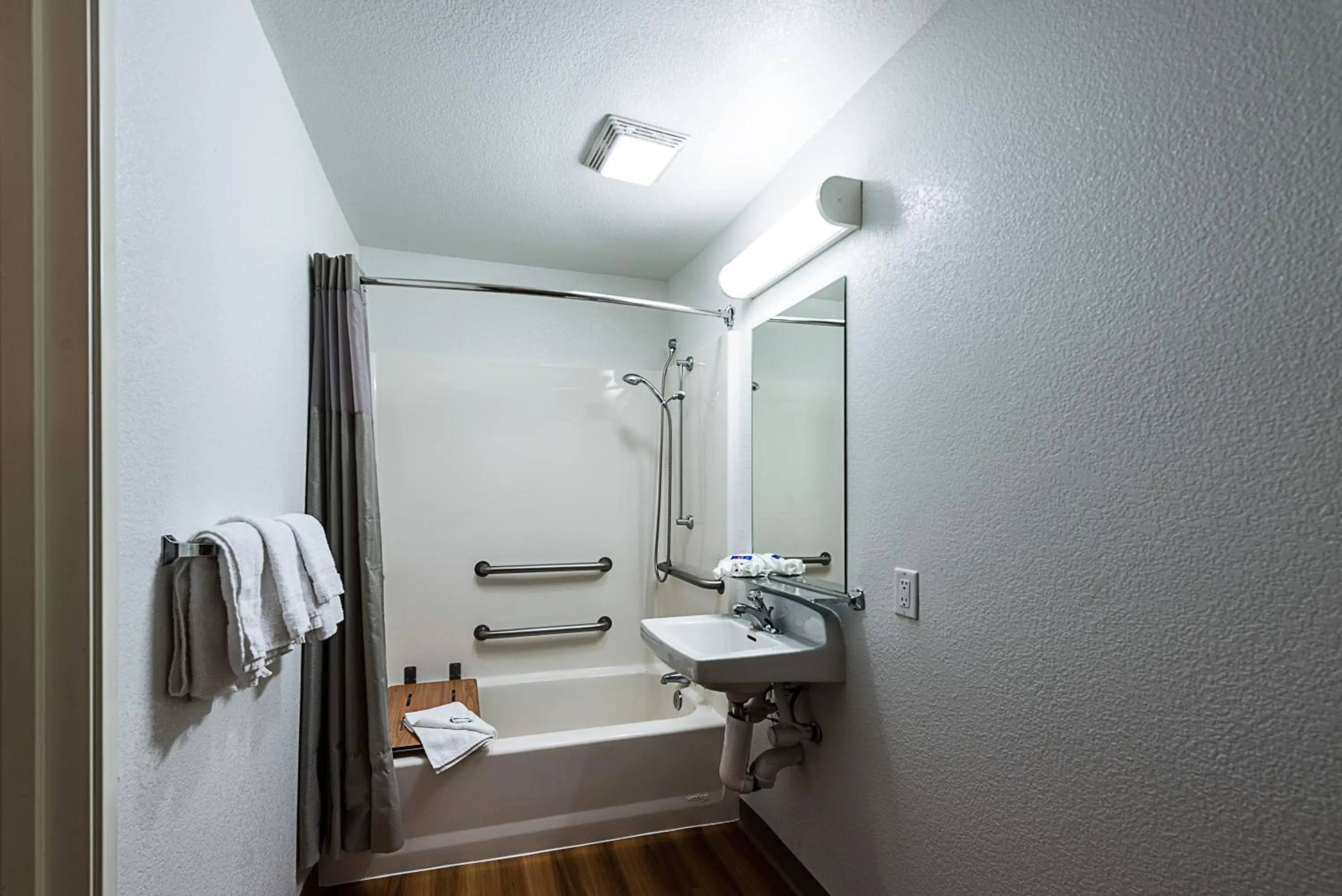 Bathroom in Motel 6-Sparks, NV - Airport - Sparks