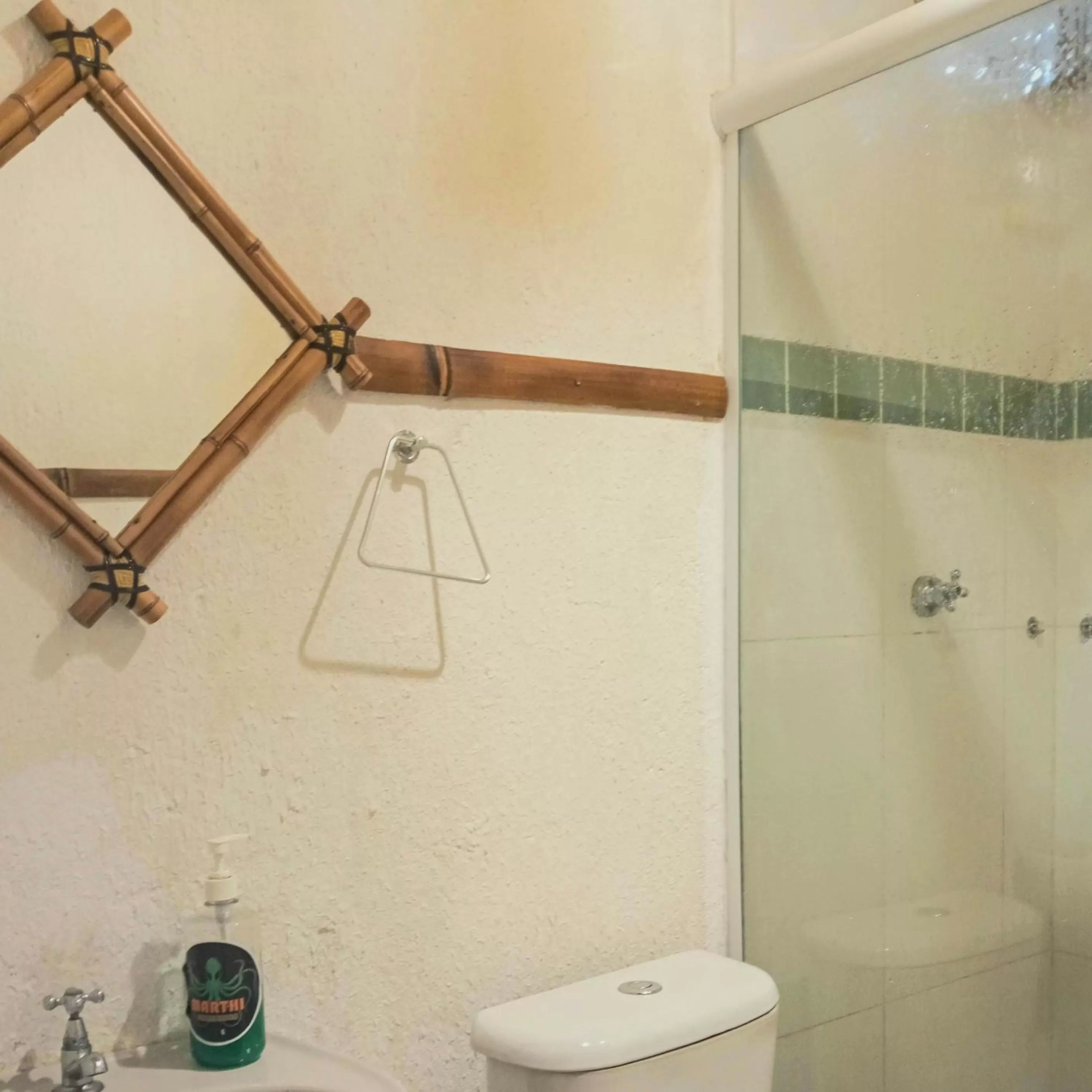 Toilet in Pousada e Hostel Marthi