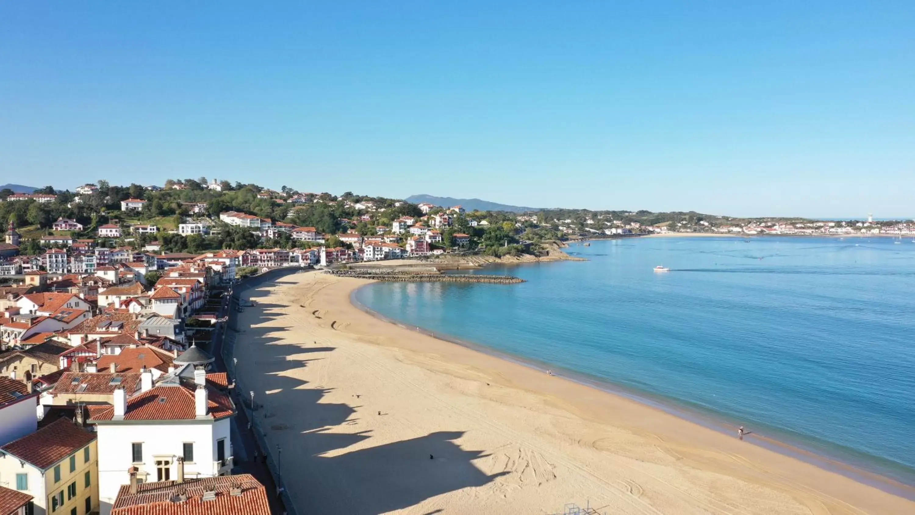 Bird's eye view, Beach in Hôtel de la Plage - Saint Jean de Luz