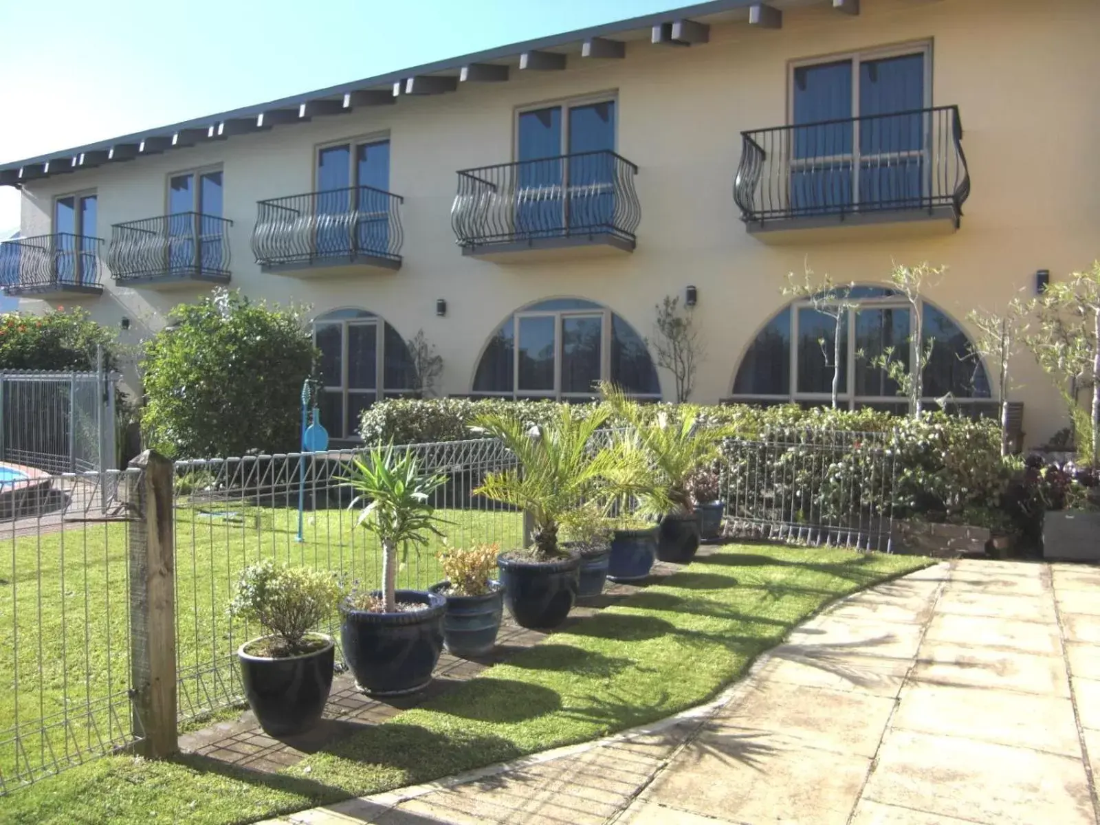 299 On Devon West 299 On Devon West