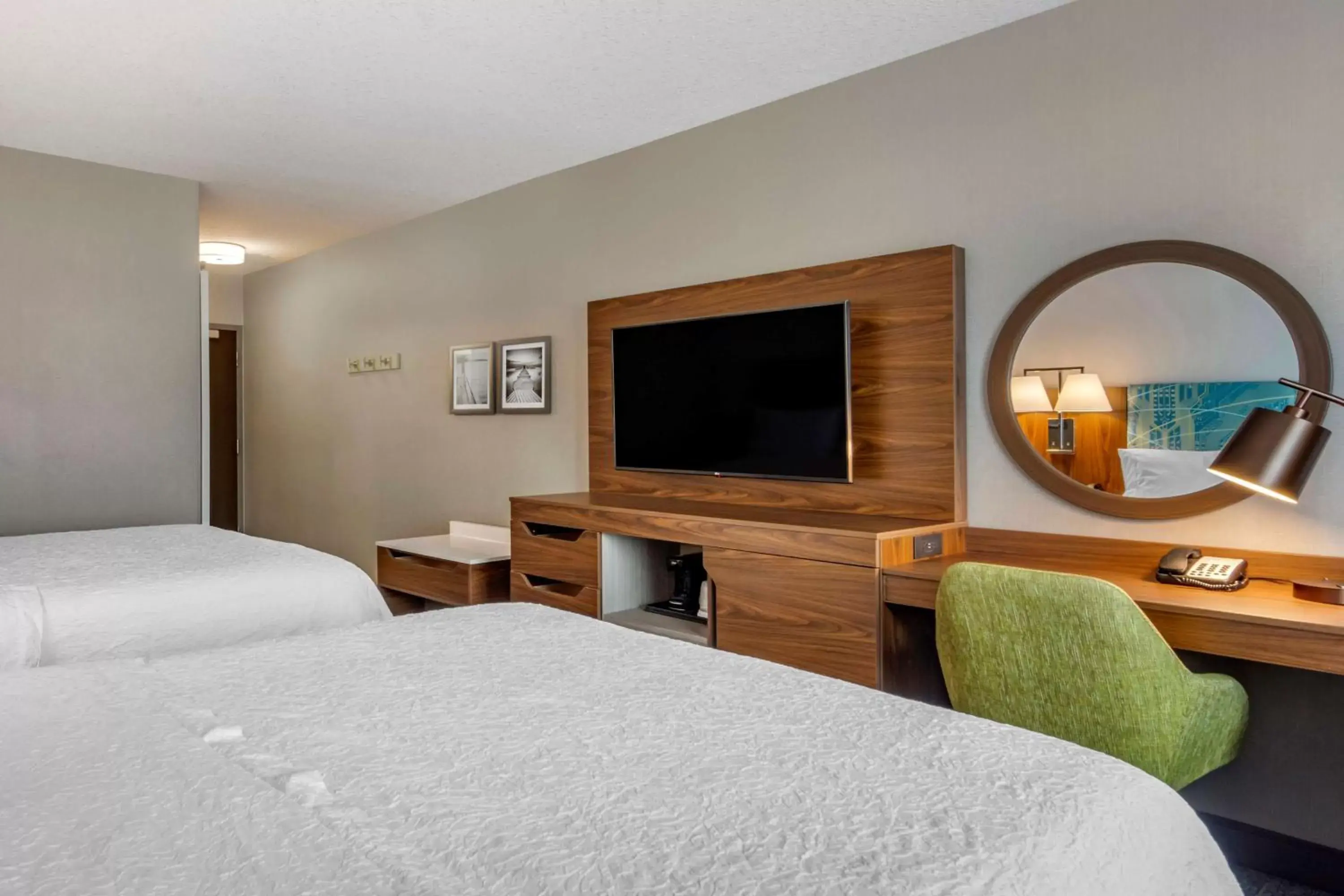 Bed in Hampton Inn & Suites Edmonton/West