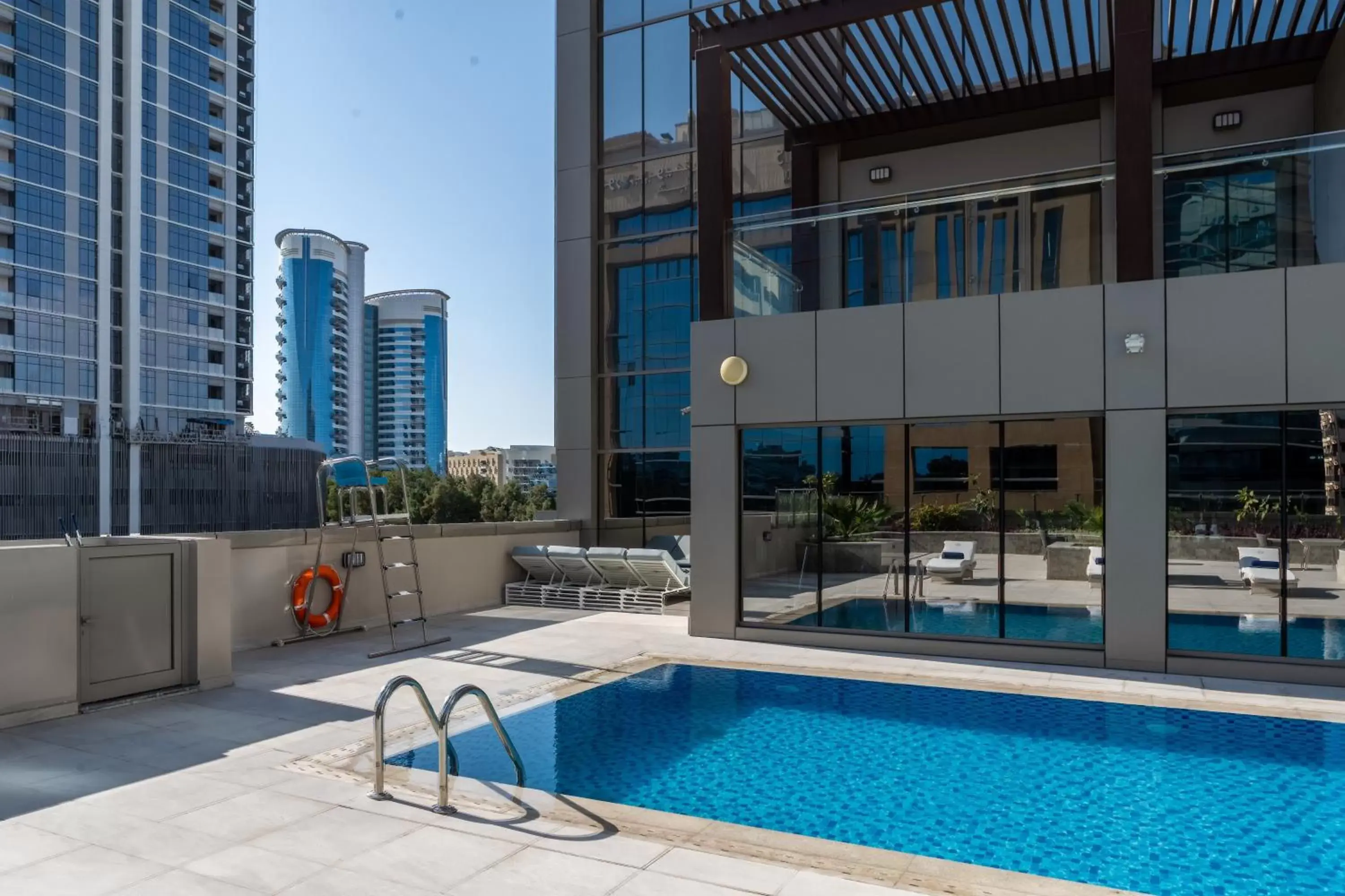 Swimming Pool in Suha Mina Rashid Hotel Apartments