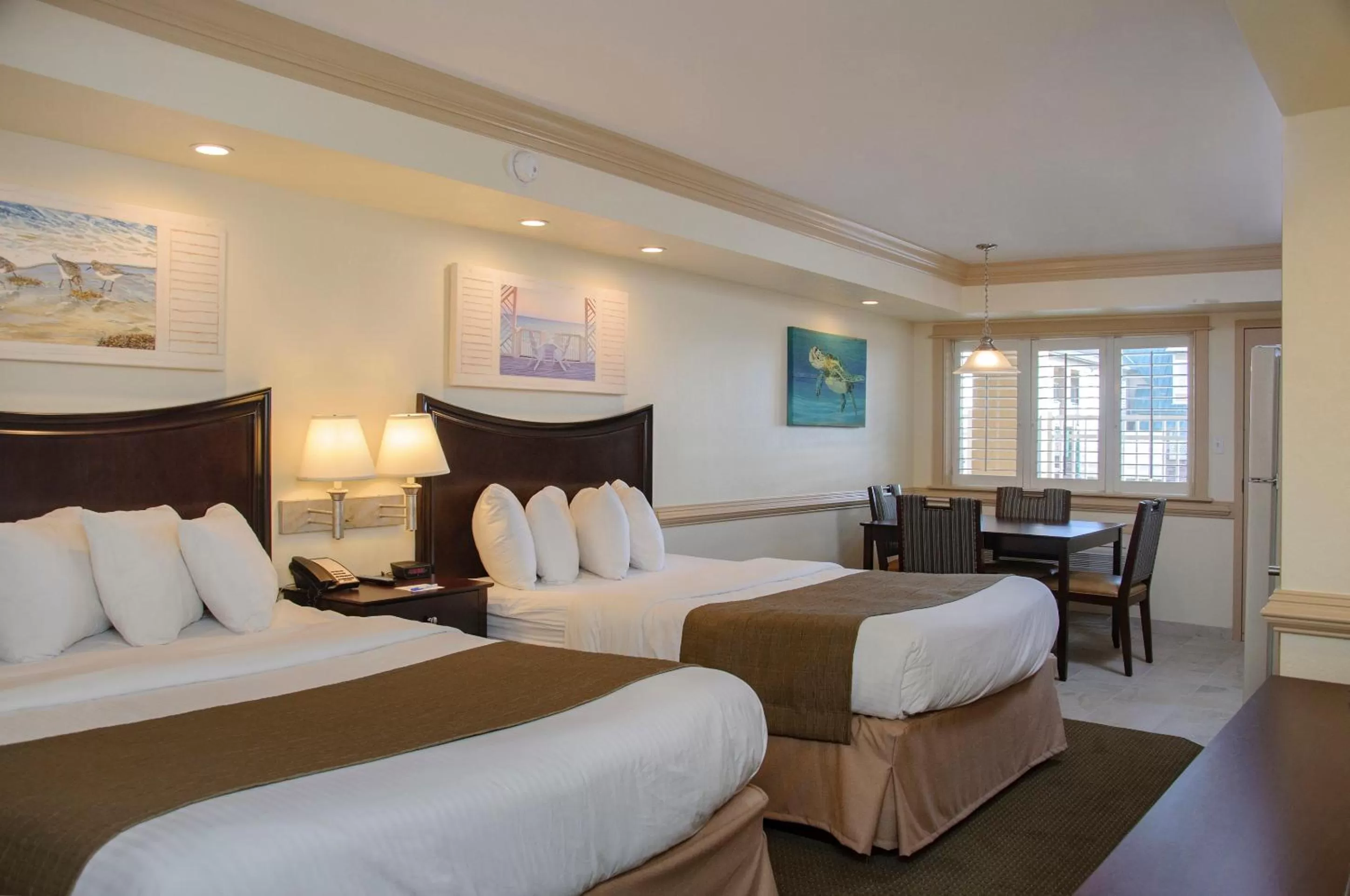 Bed in Shutters on the Banks