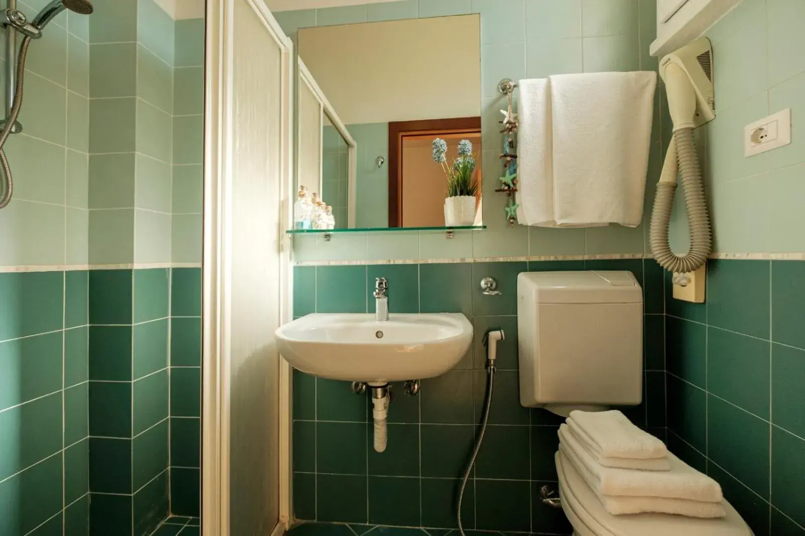 Bathroom in Hotel Oceanic