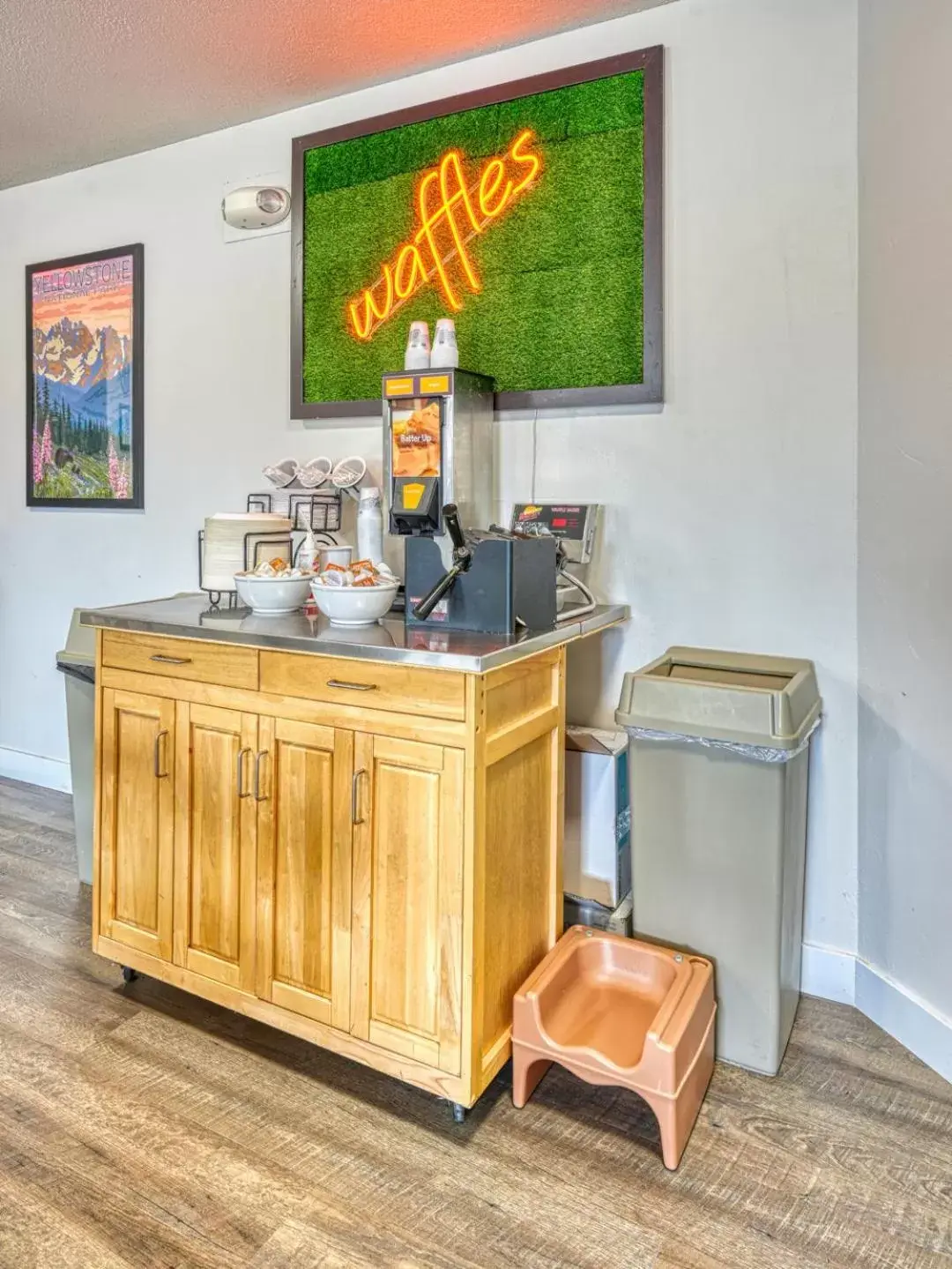 Breakfast in Yellowstone River Inn & Suites Breakfast in Yellowstone River Inn & Suites