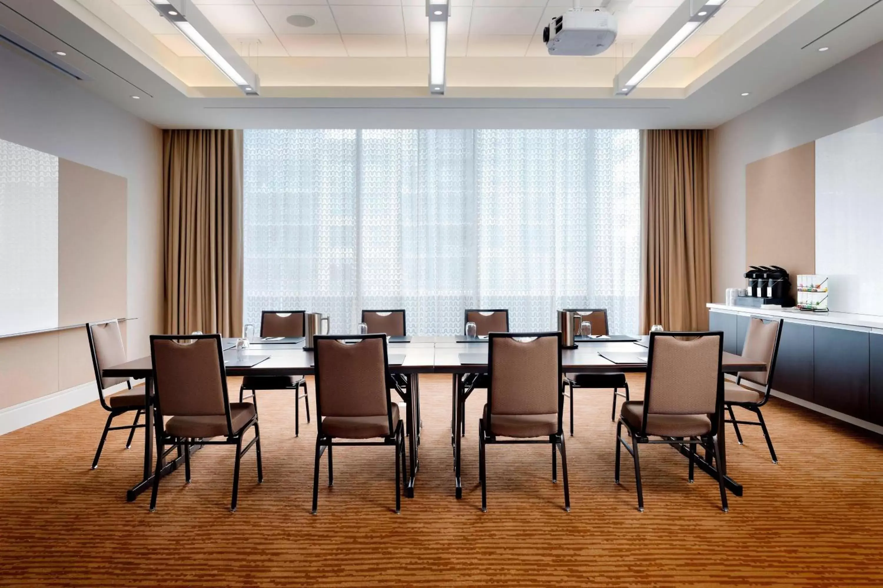 Meeting/conference room in Delta Hotels by Marriott Toronto