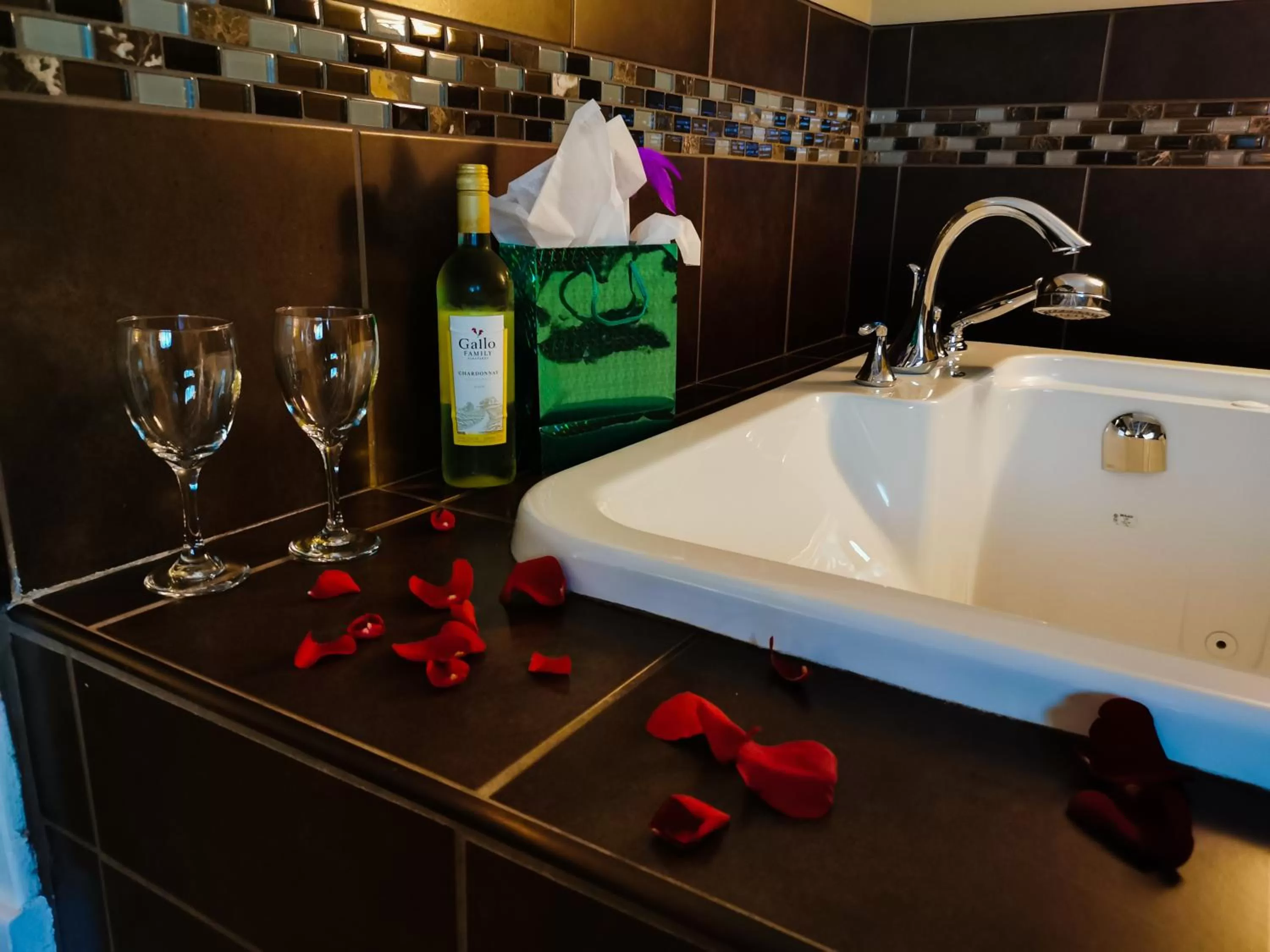 Bath in Leaside Manor