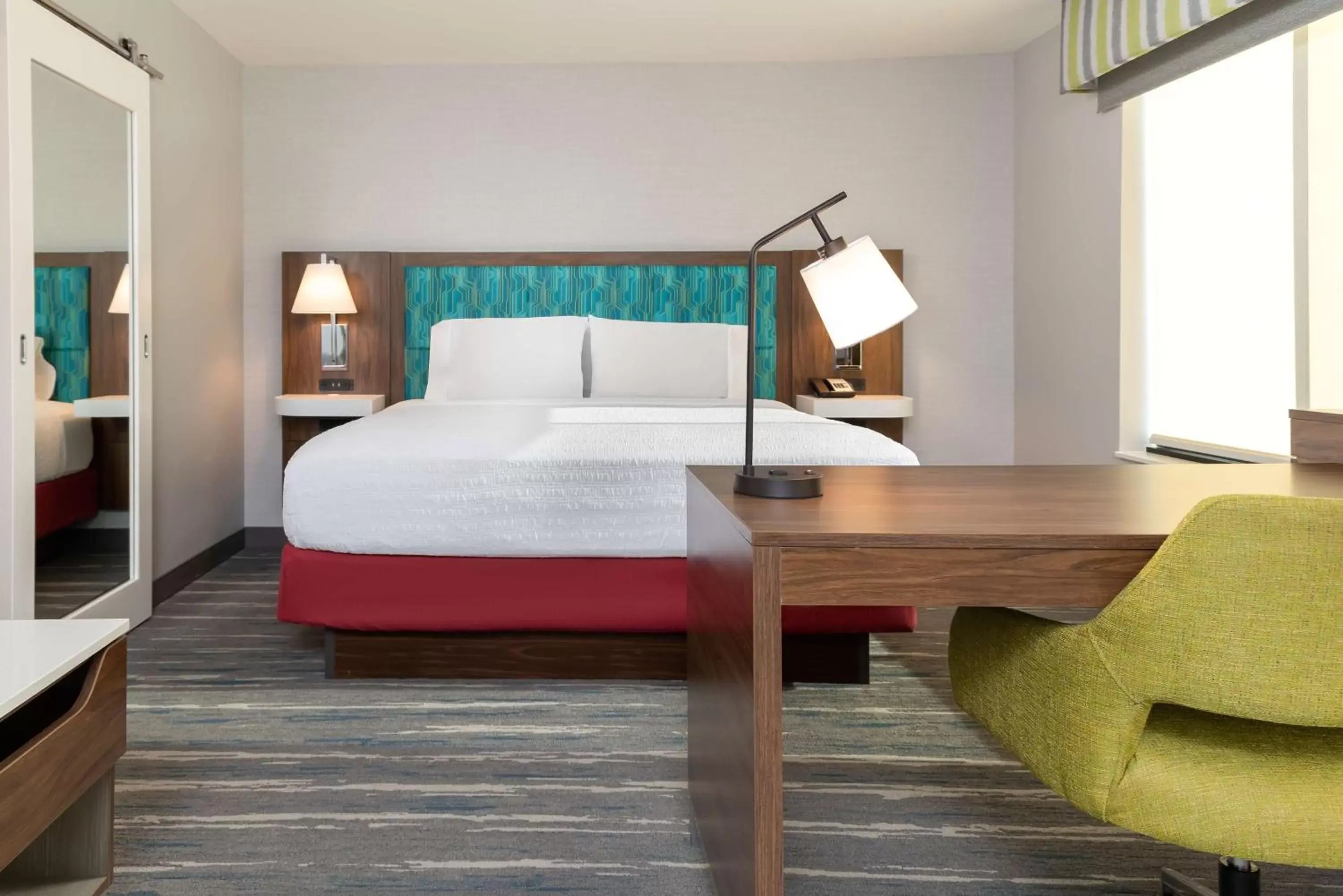 Bedroom, Bed in Hampton Inn & Suites Santa Rosa Sonoma Wine Country
