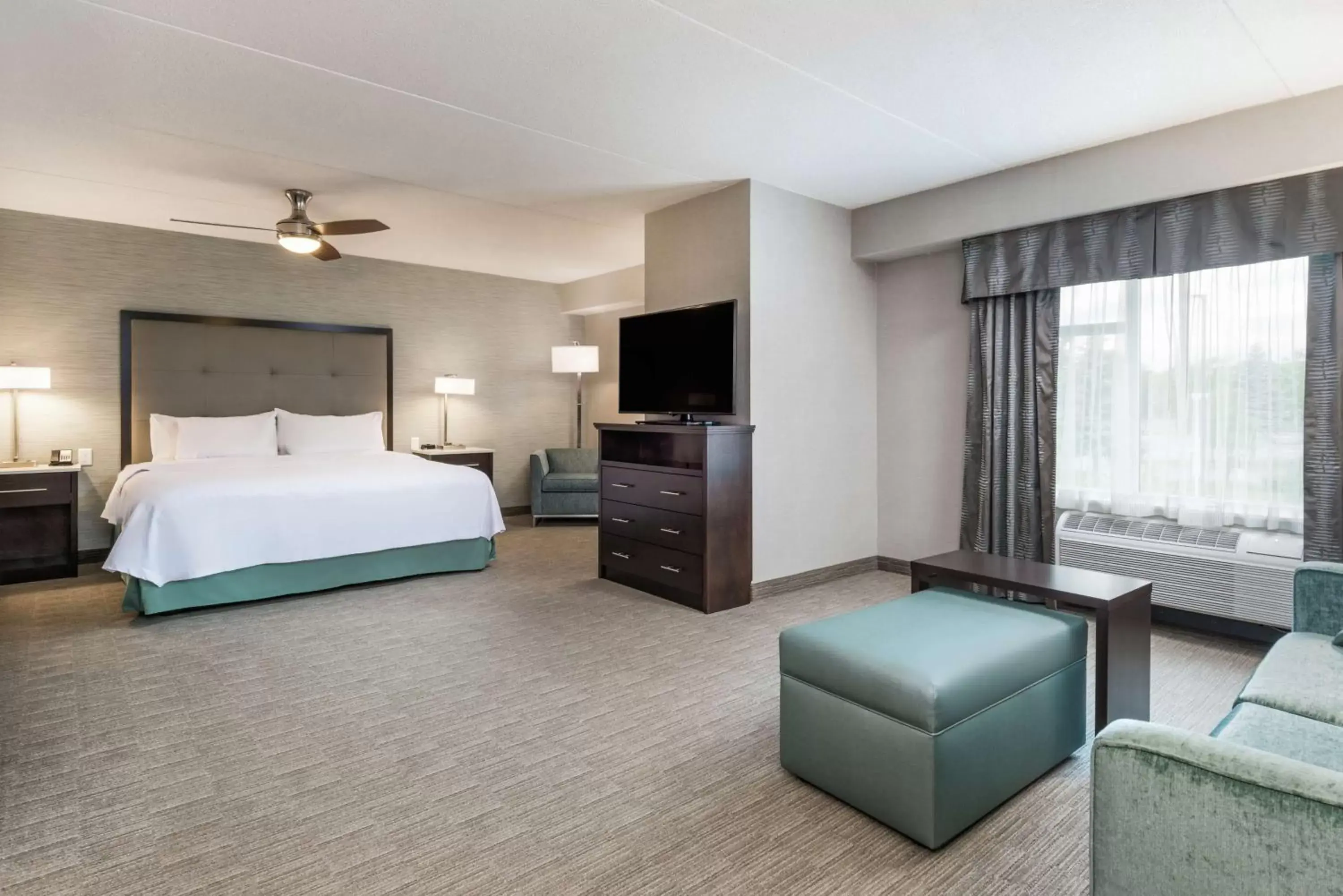 Bedroom, TV/Entertainment Center in Homewood Suites By Hilton Ottawa Airport