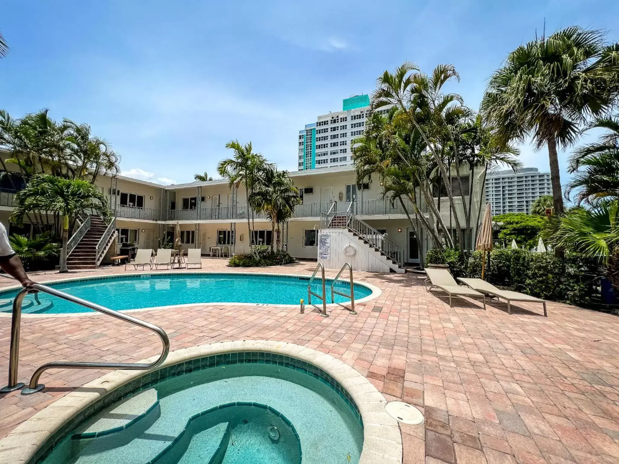 Property building, Swimming Pool in North Beach Hotel