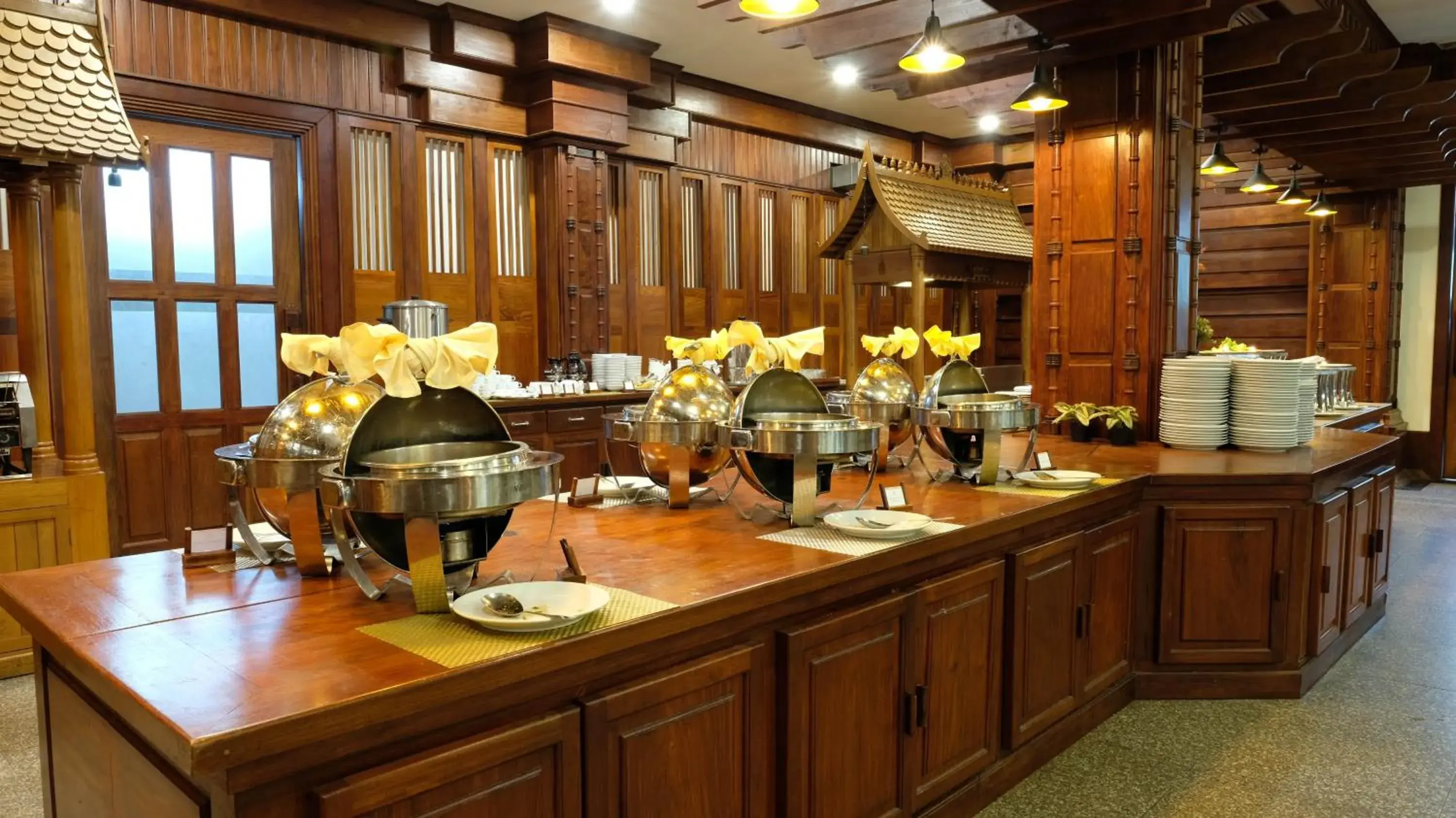 Buffet breakfast, Restaurant/Places to Eat in Empress Angkor Resort & Spa