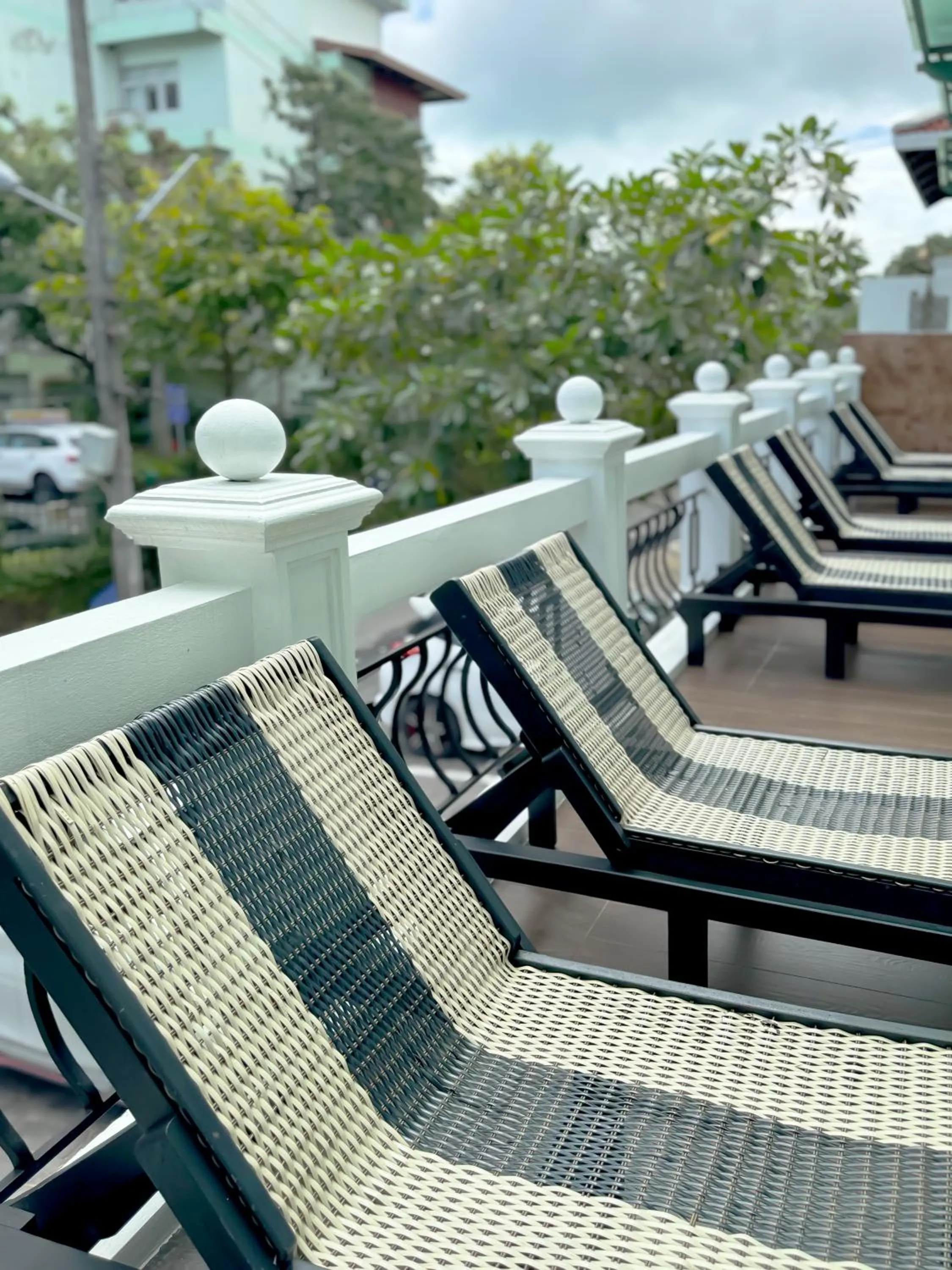 sunbed in Grand Supicha City Hotel