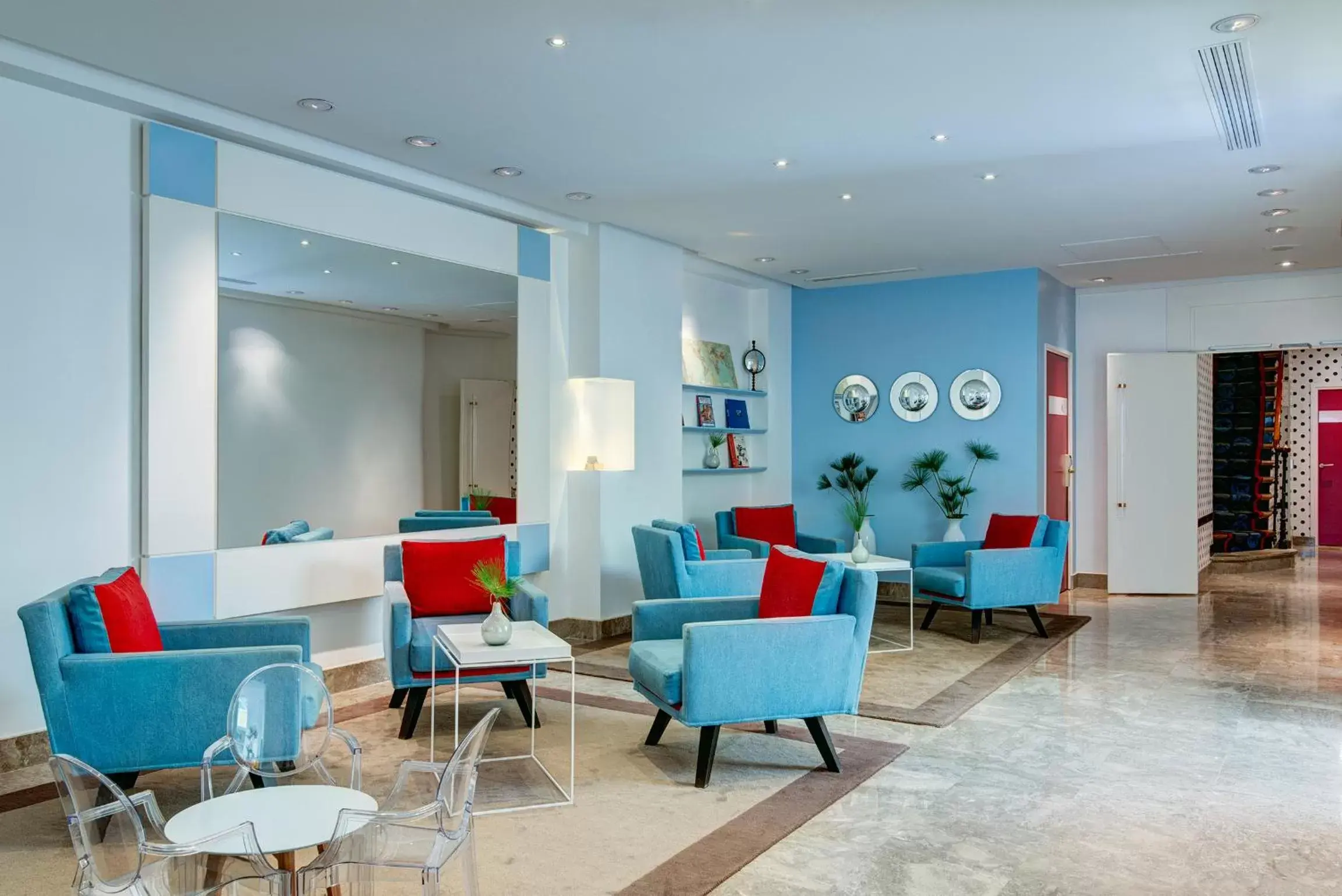 Communal lounge/ TV room in Hotel Astoria - Astotel