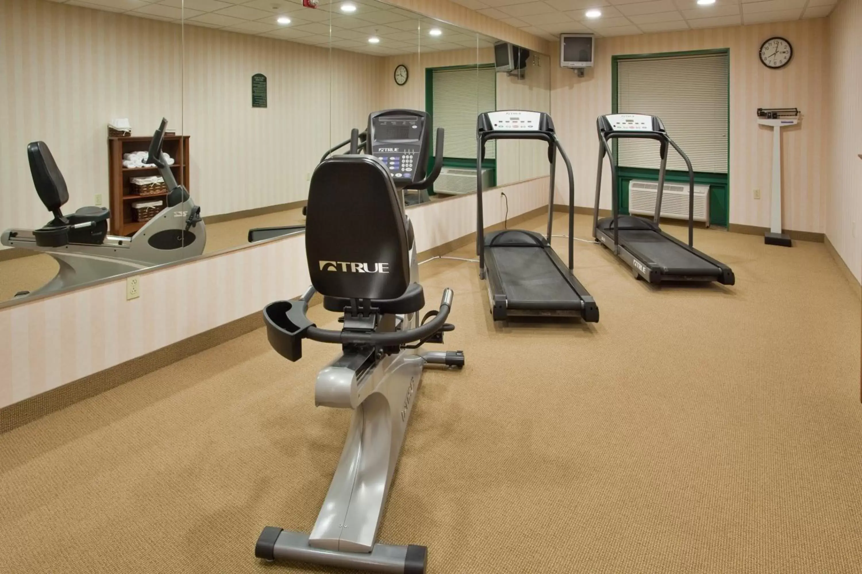 Spa and wellness centre/facilities, Fitness Center/Facilities in Holiday Inn Express Hotel & Suites Drums-Hazelton, an IHG Hotel