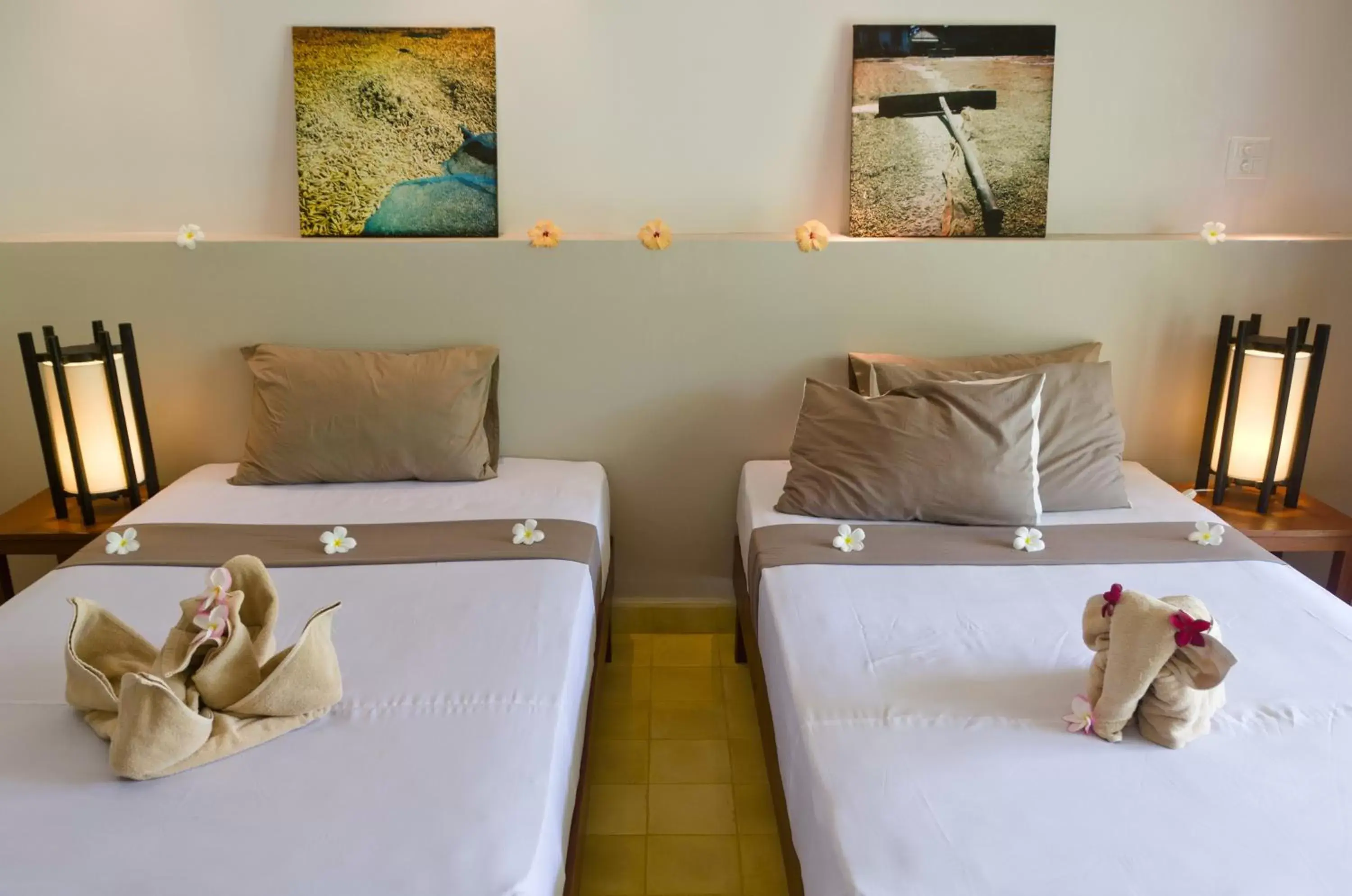Bedroom, Bed in Battambang Resort