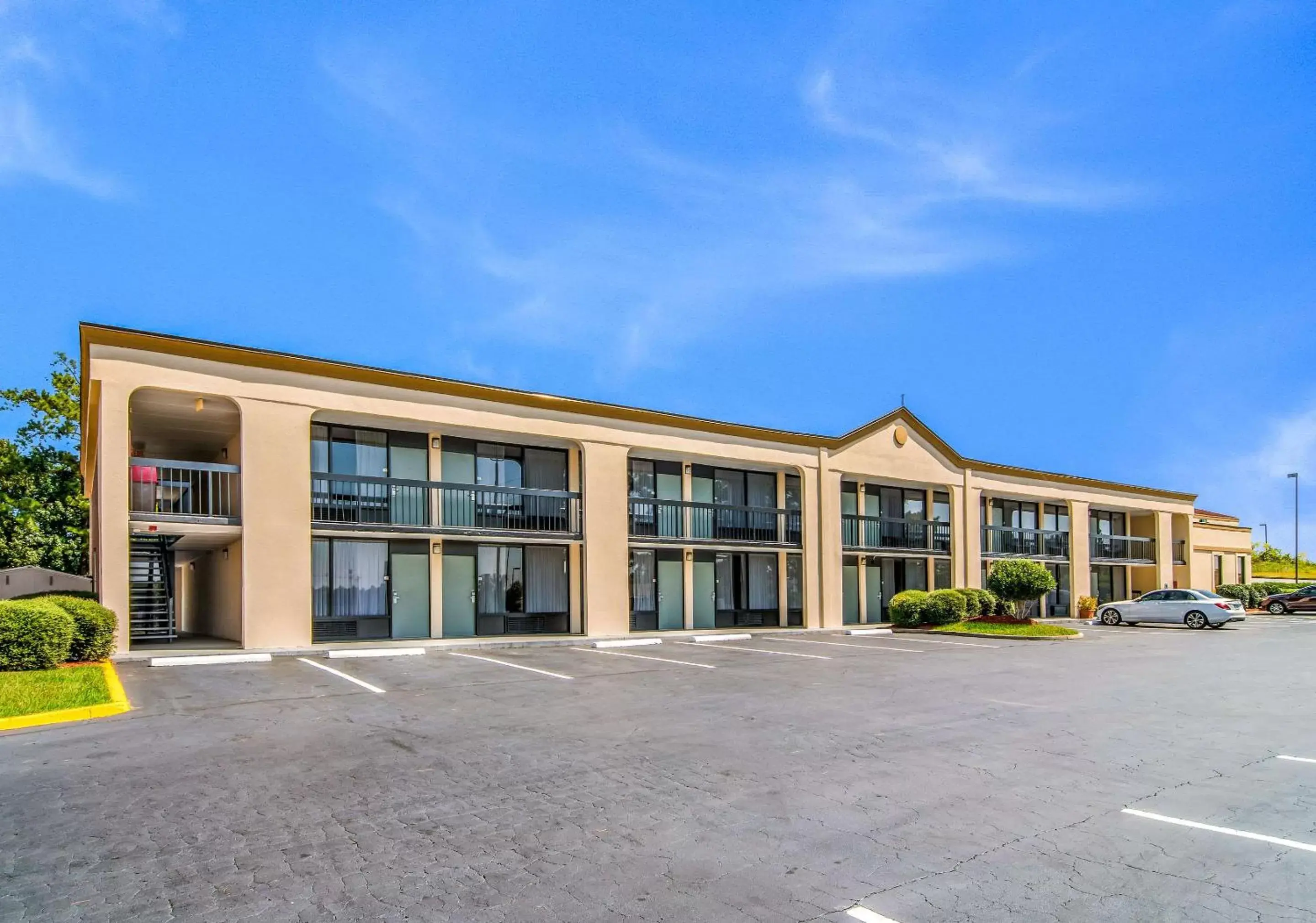 Property Building in Quality Inn Suwanee I-85