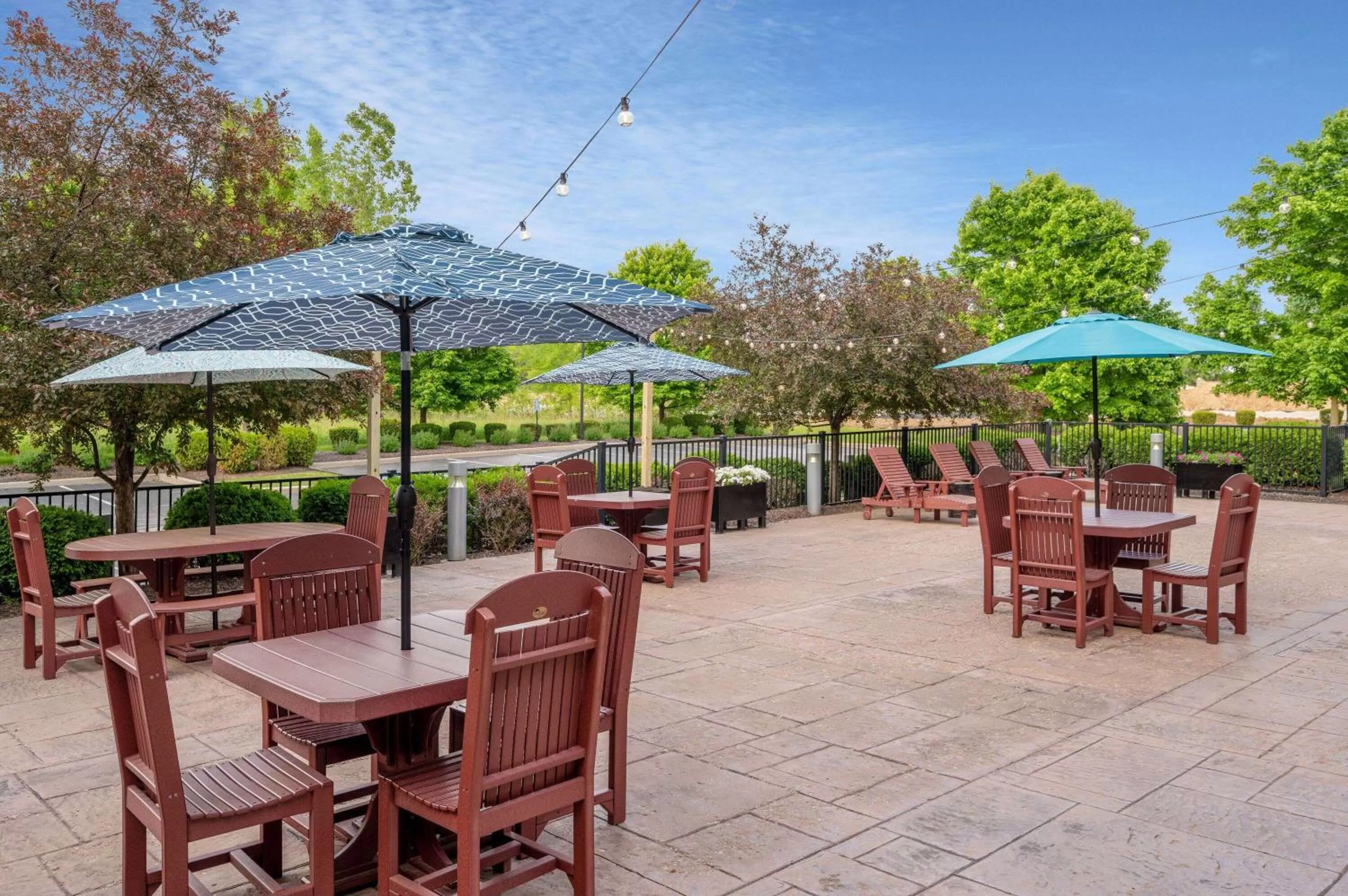 Inner courtyard view in Wyndham Noblesville