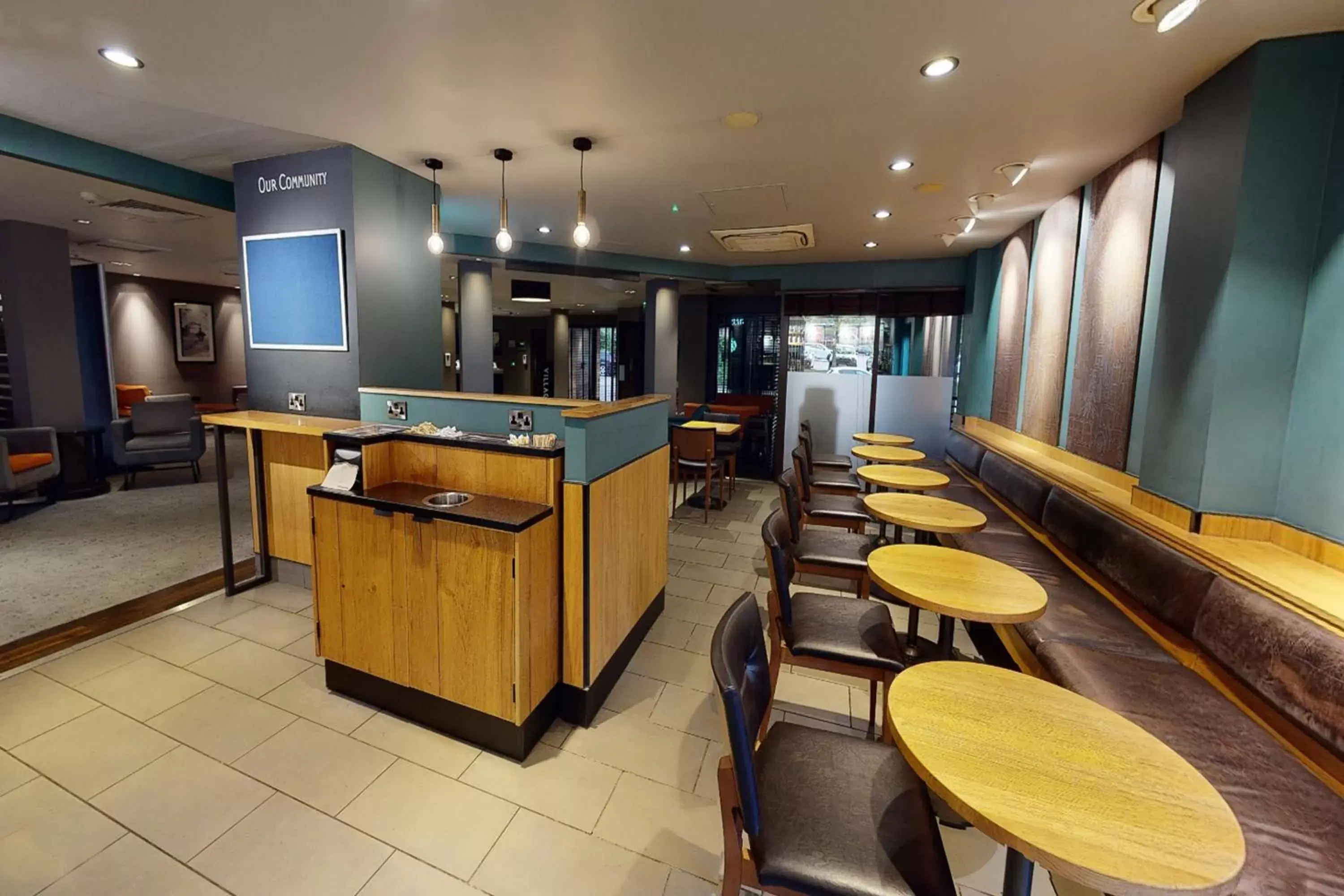 Restaurant/places to eat, Lounge/Bar in Village Hotel Swindon