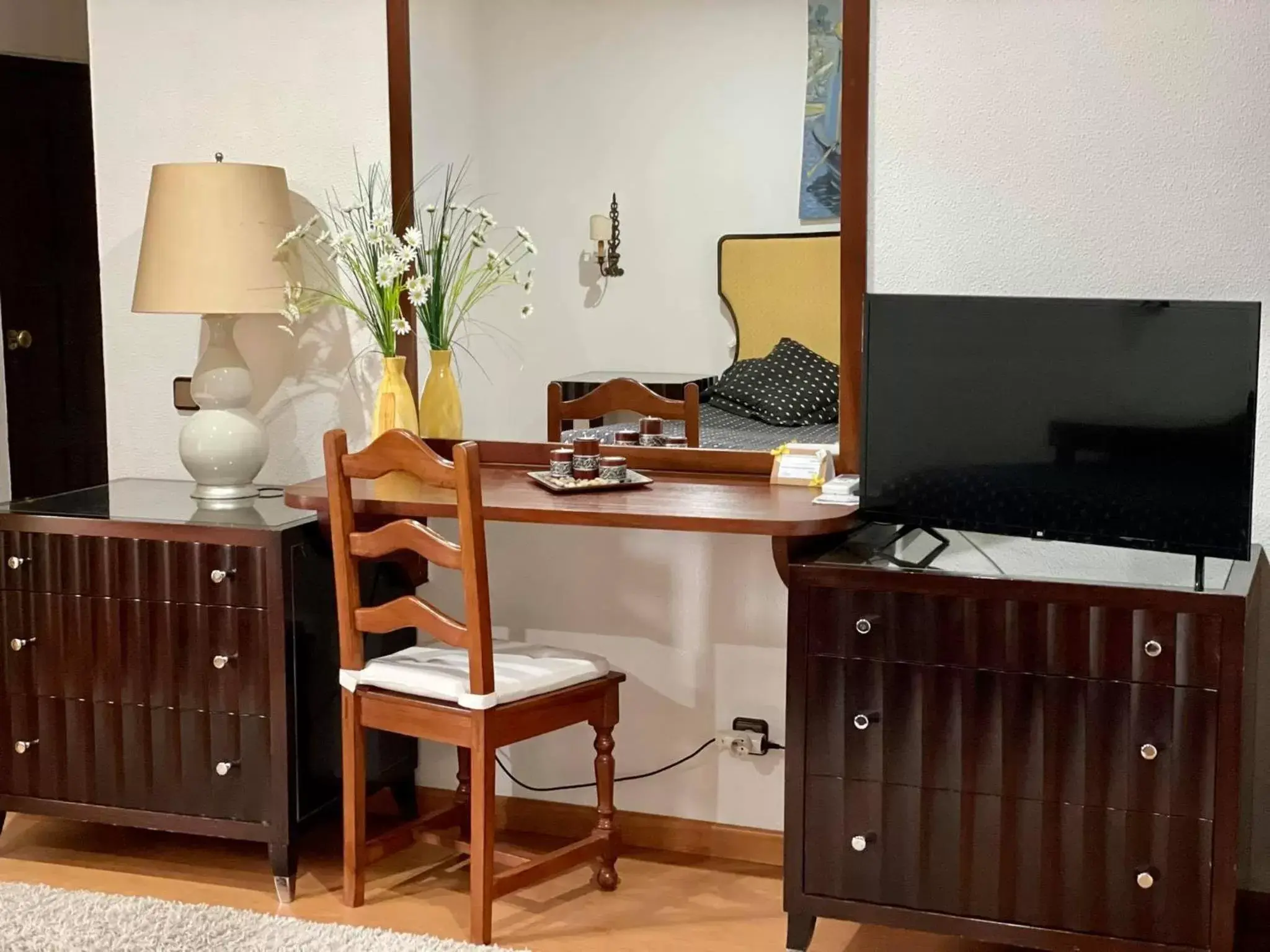 TV and multimedia, TV/Entertainment Center in Hotel Rural A Coutada