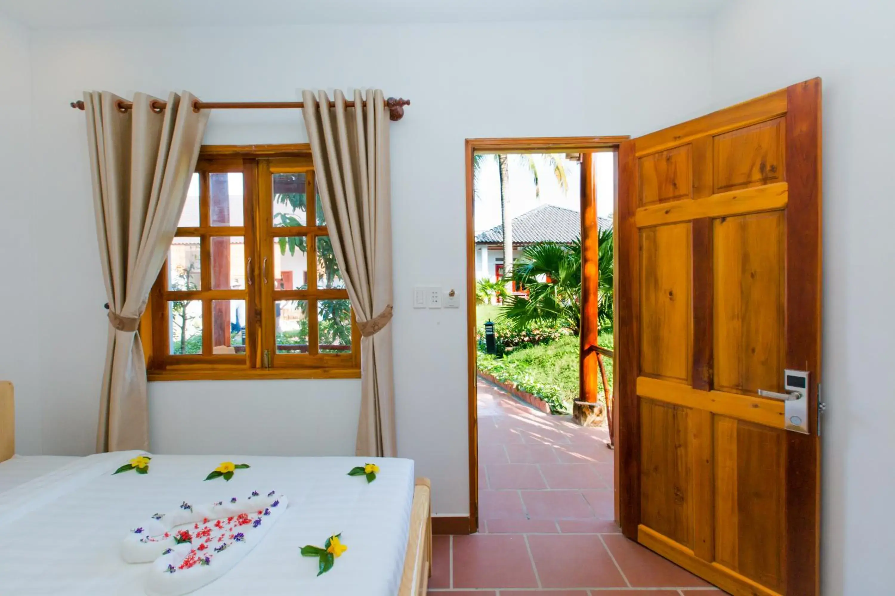 Garden view, Bed in Palm Hills Resort Garden view, Bed in Palm Hills Resort