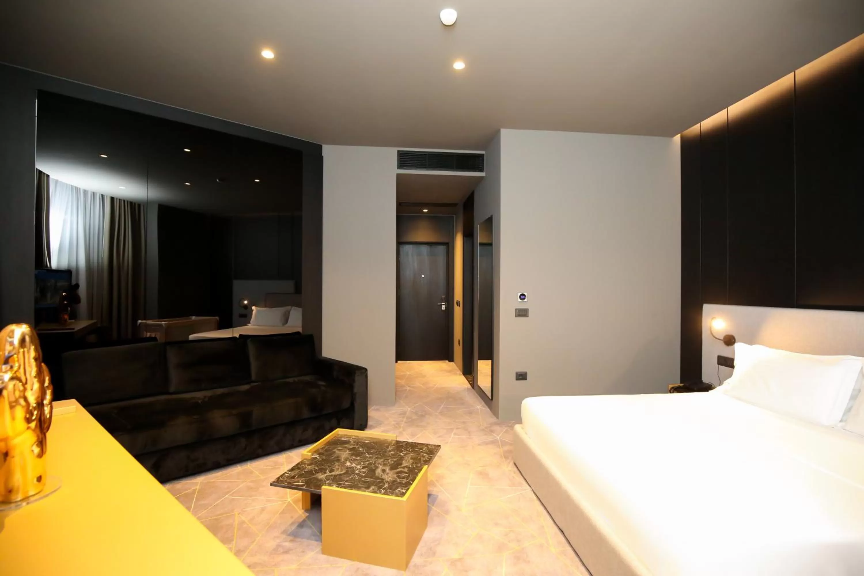 Photo of the whole room, Bed in The Central View Boutique Hotel