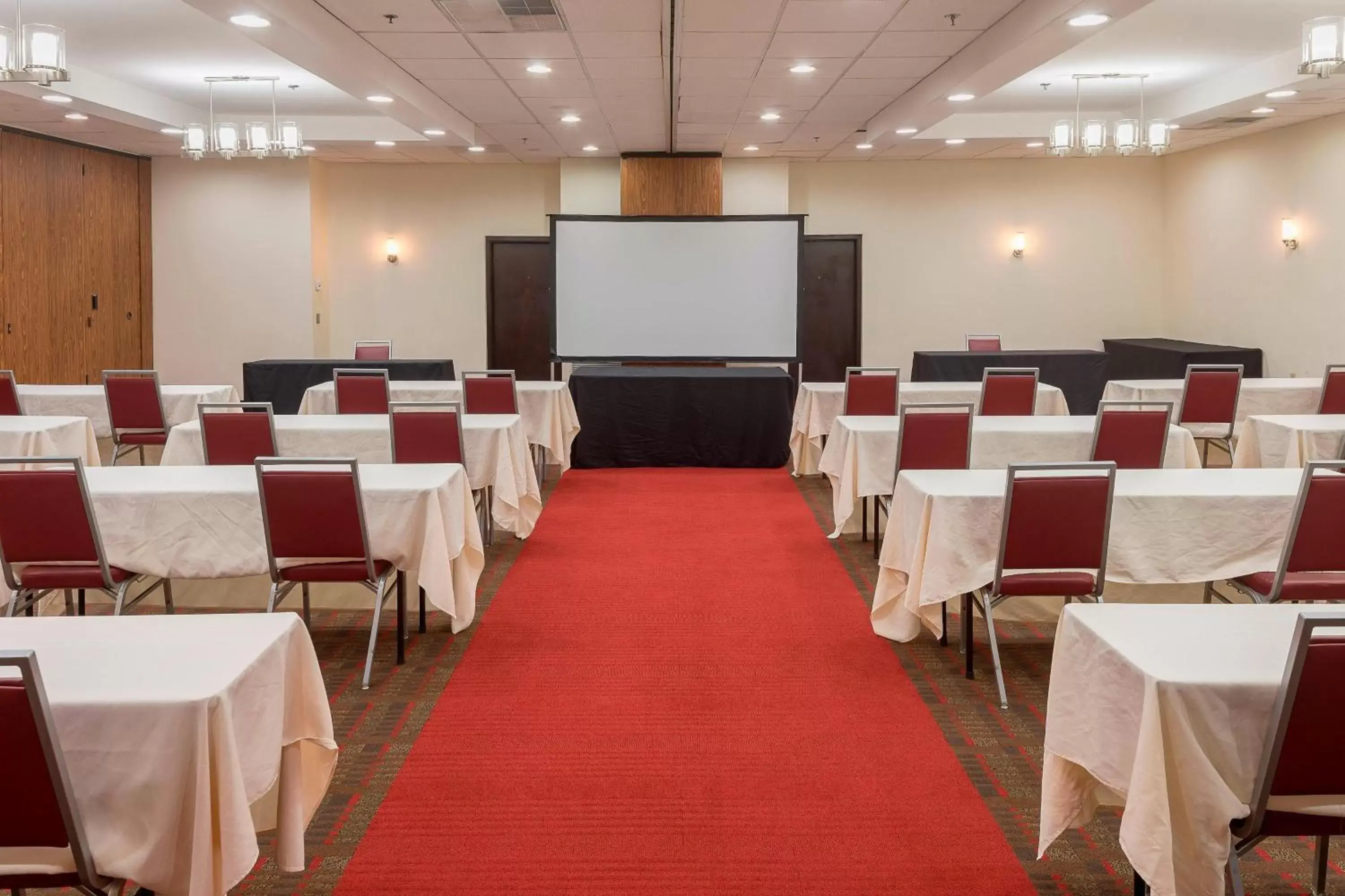 Meeting/conference room in Four Points by Sheraton Asheville Downtown