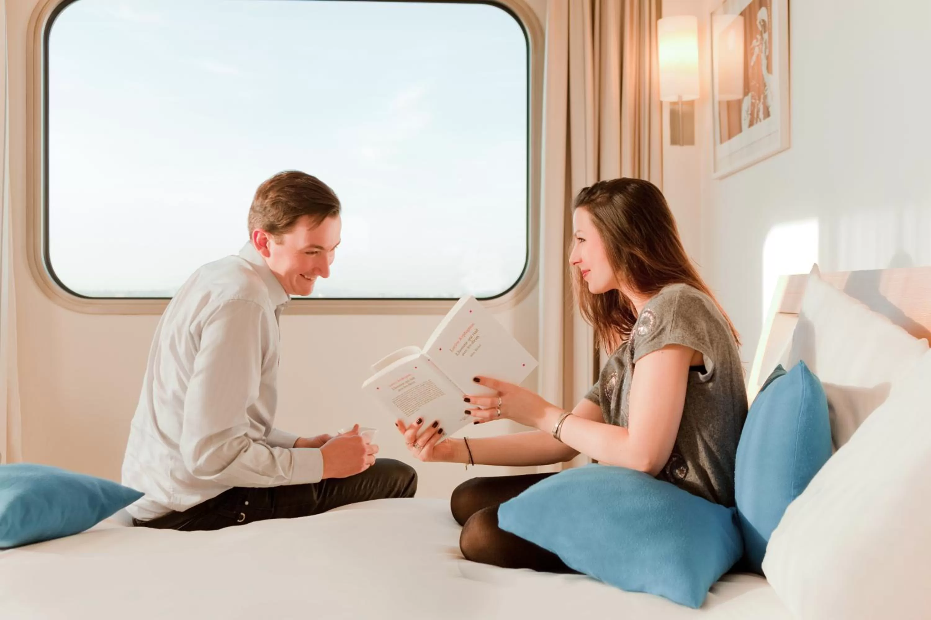 Staff, Bed in Novotel Paris Centre Tour Eiffel