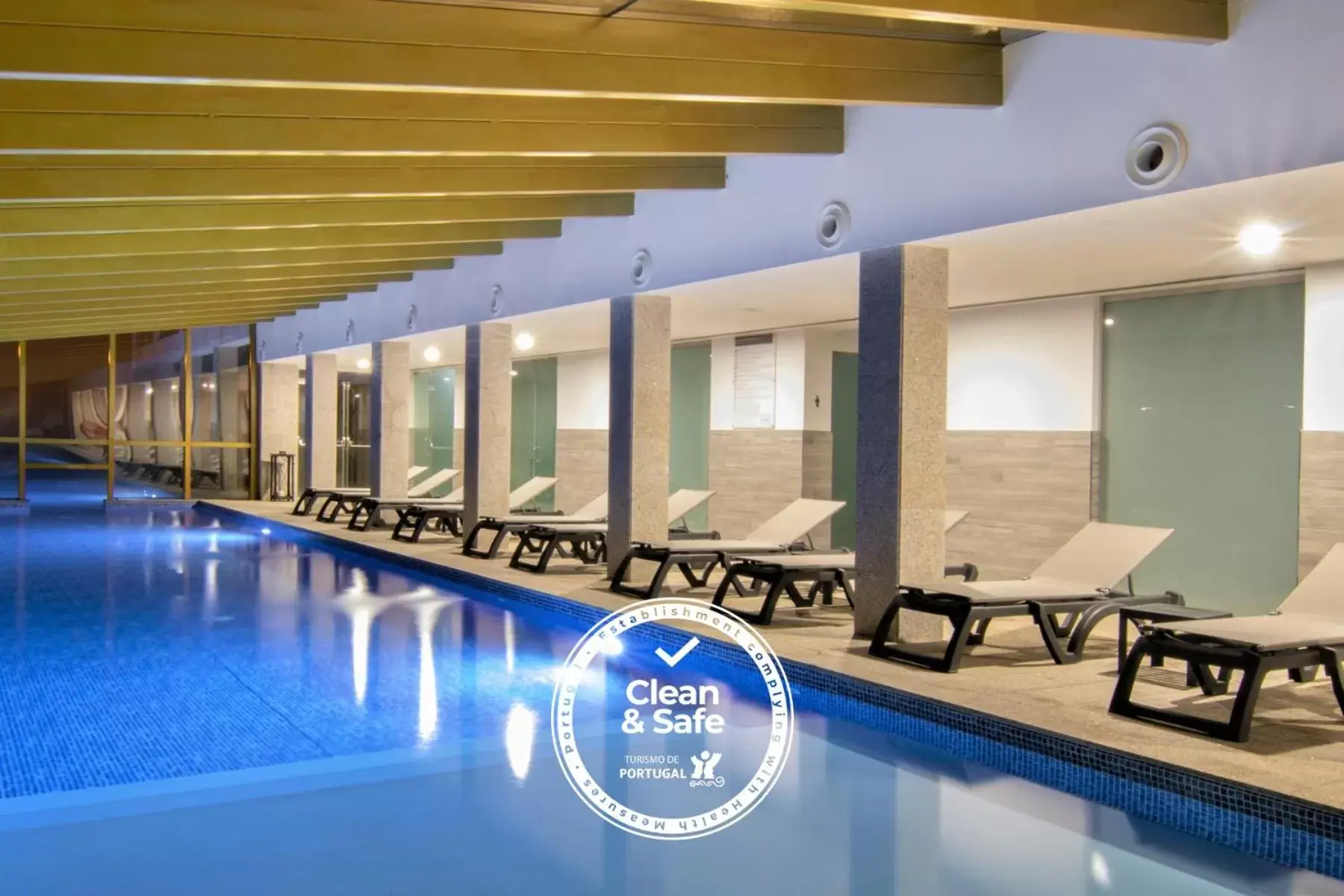 Swimming Pool in Luna Hotel Serra da Estrela