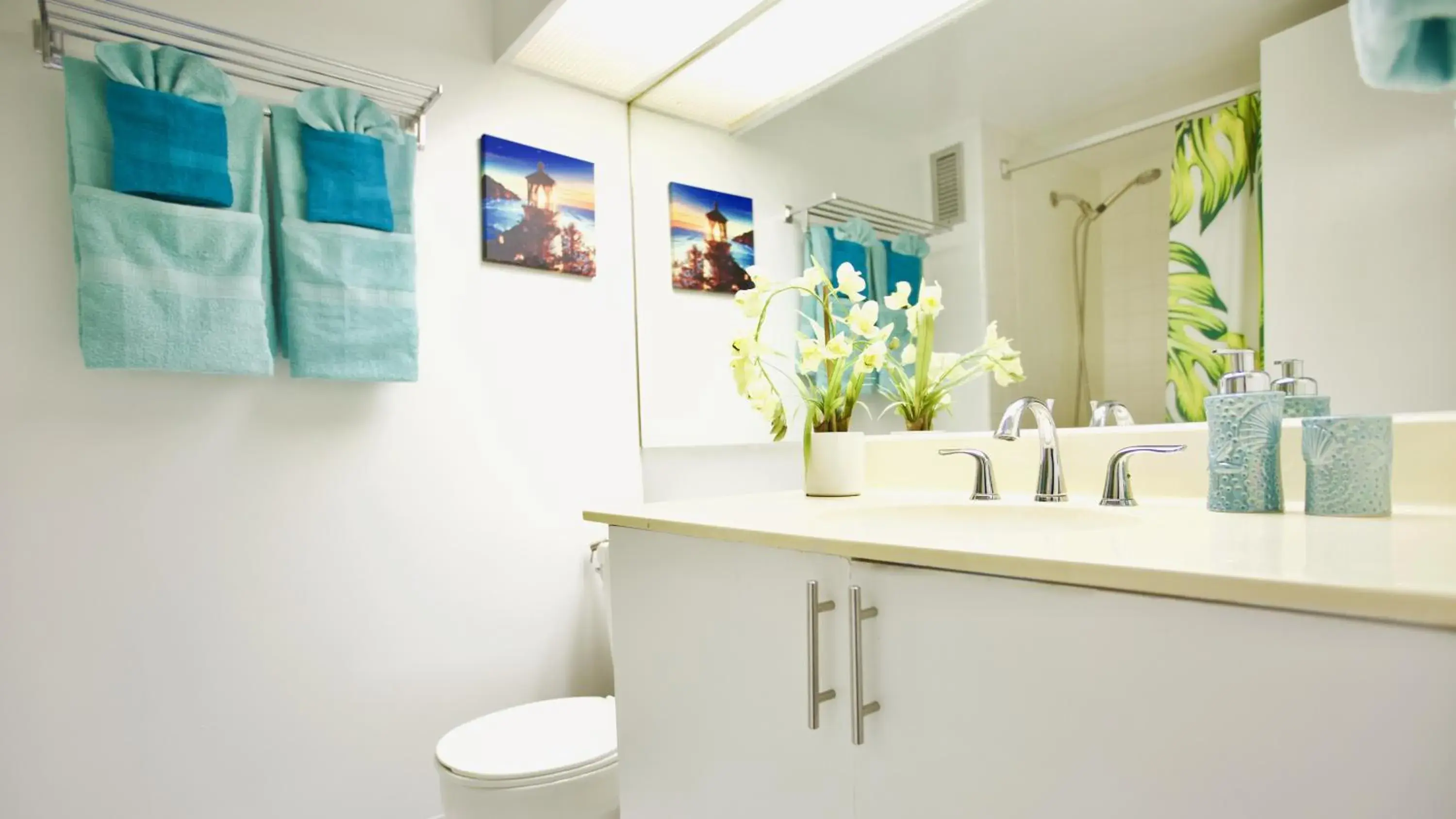 Bathroom in Tropical Studios at Marine Surf Waikiki - FREE PARKING - BEST LOCATION - FULL KITCHEN - SWIMMING POOL