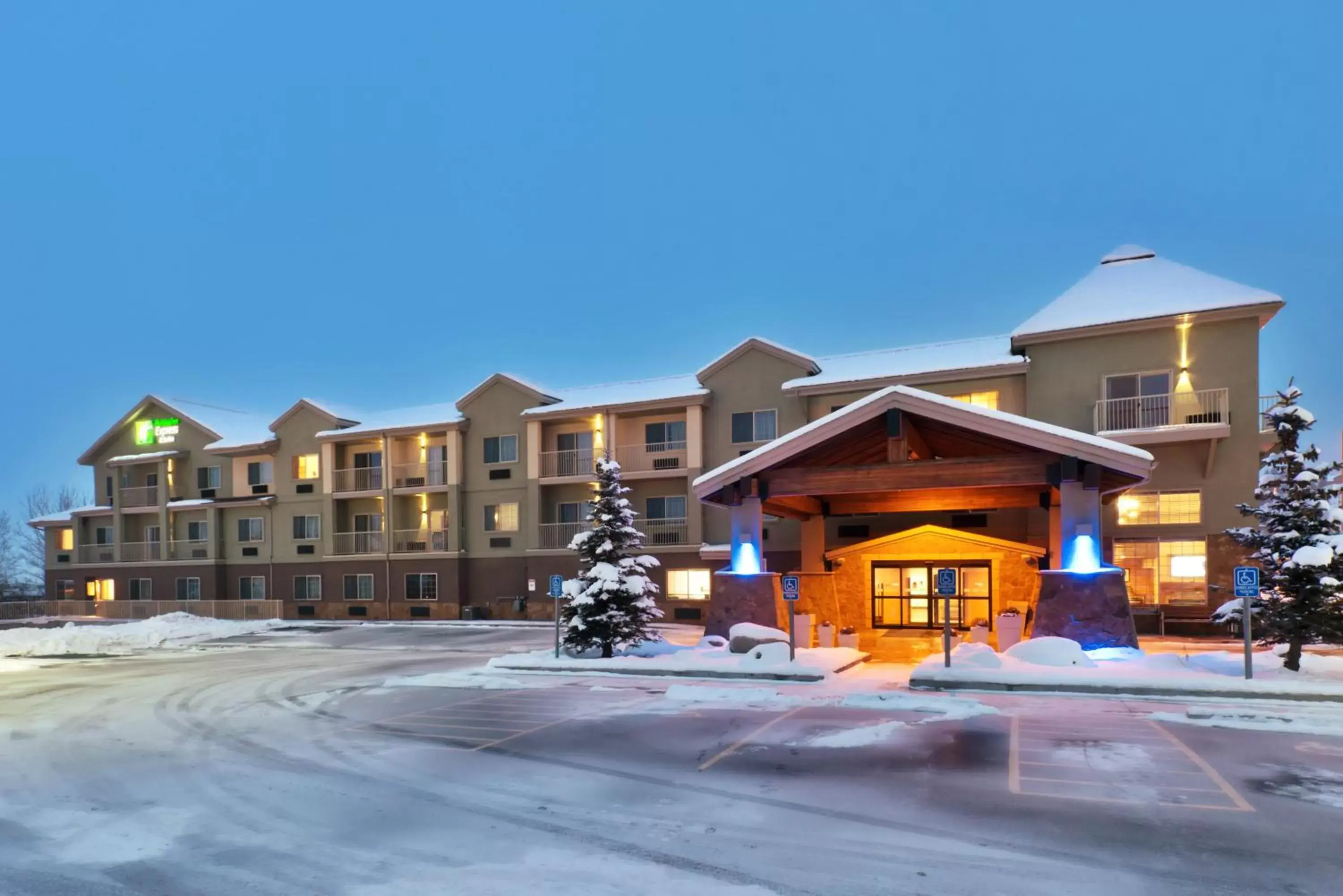 Property building, Winter in Holiday Inn Express Hotel & Suites Fraser Winter Park Area, an IHG Hotel