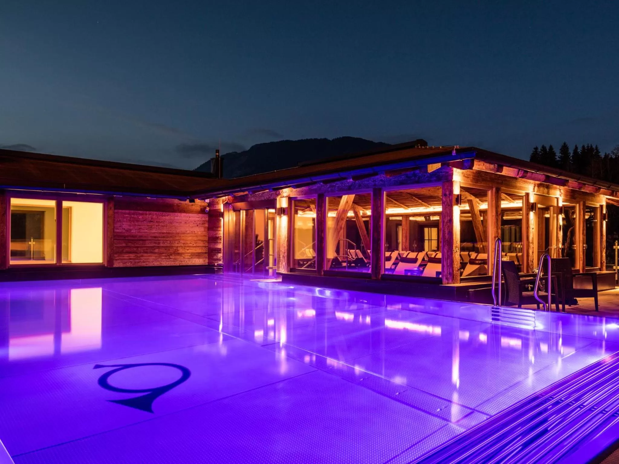 Swimming pool in Hotel Alte Post