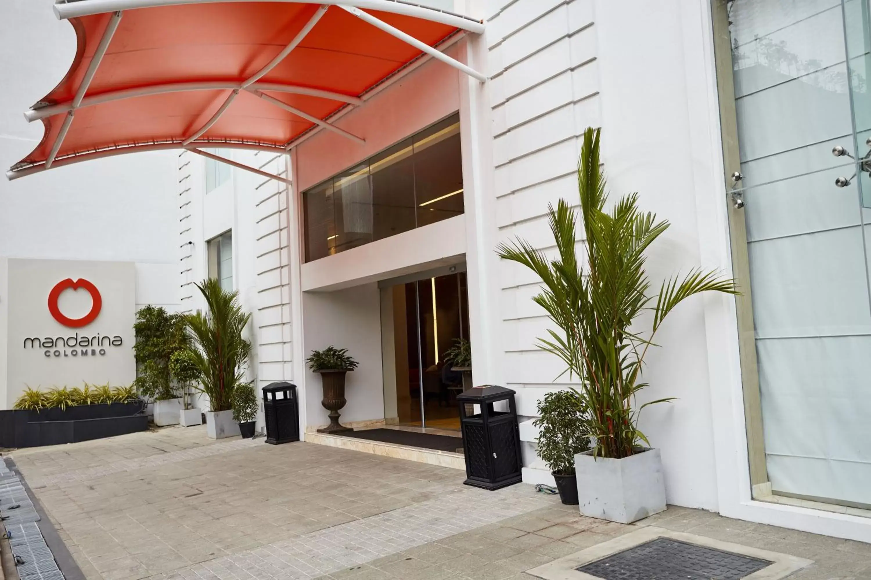 Facade/entrance in Mandarina Colombo Facade/entrance in Mandarina Colombo