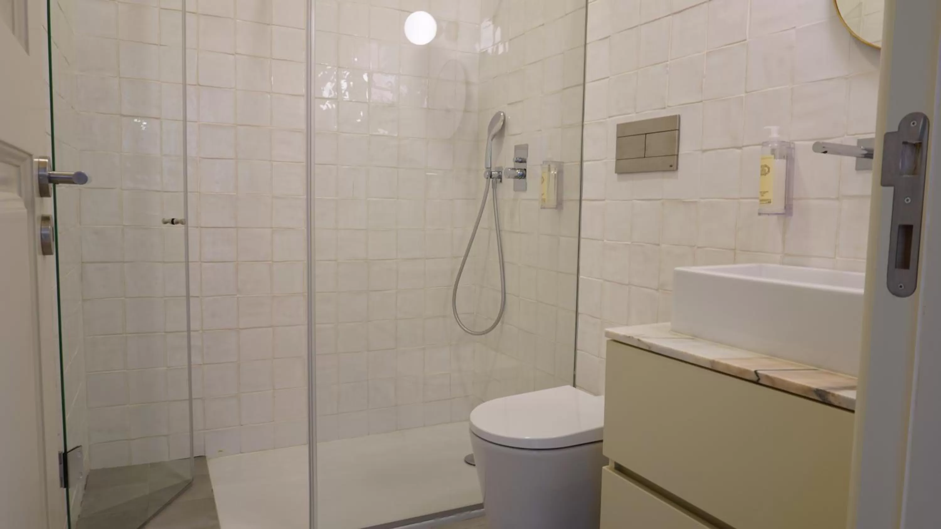 Shower in Oporto Maison Palace