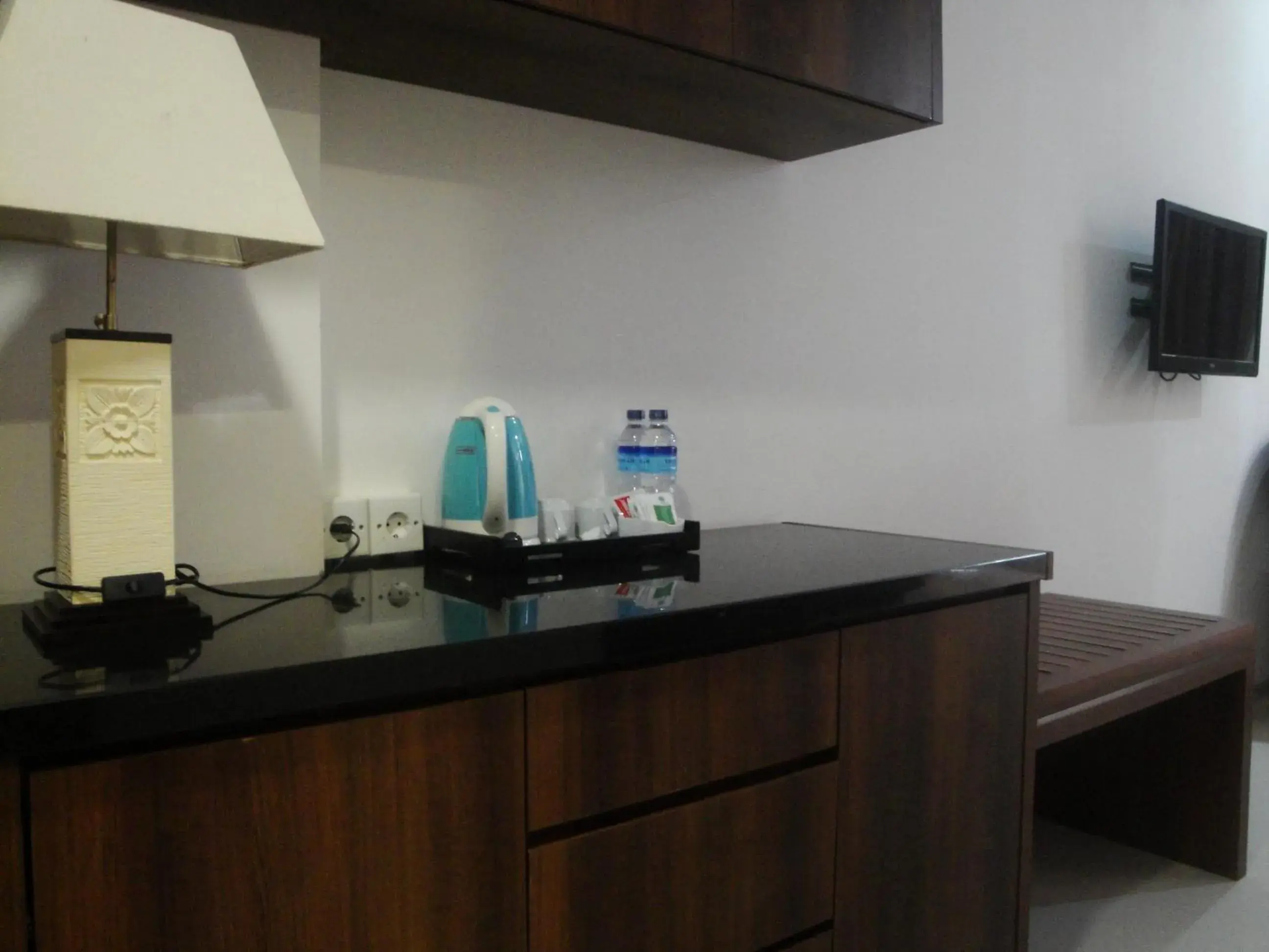 TV and multimedia, Kitchen/Kitchenette in Hotel On The Rock By Prasanthi