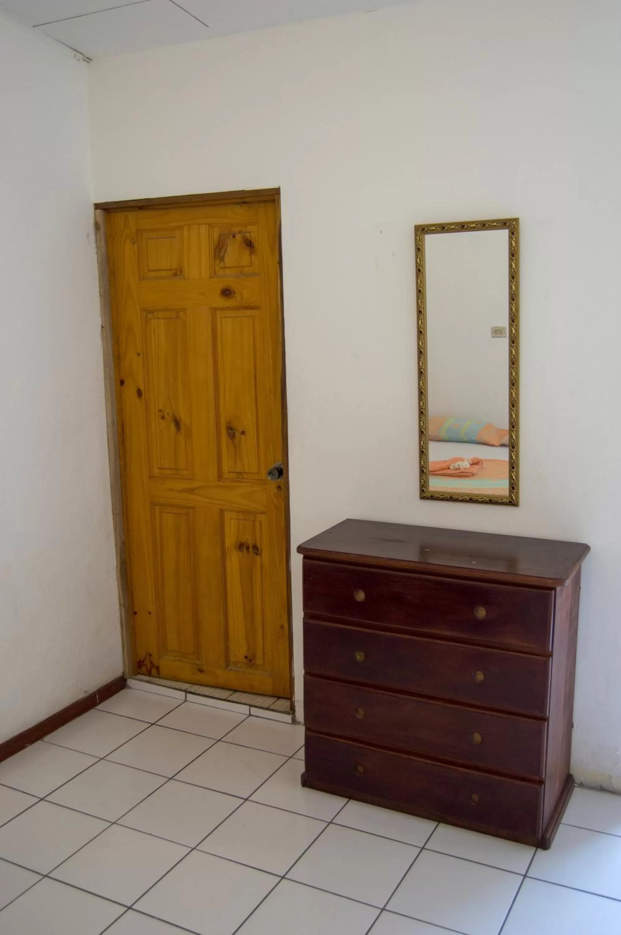 Bedroom, TV/Entertainment Center in Hotel Sol Puntarenas
