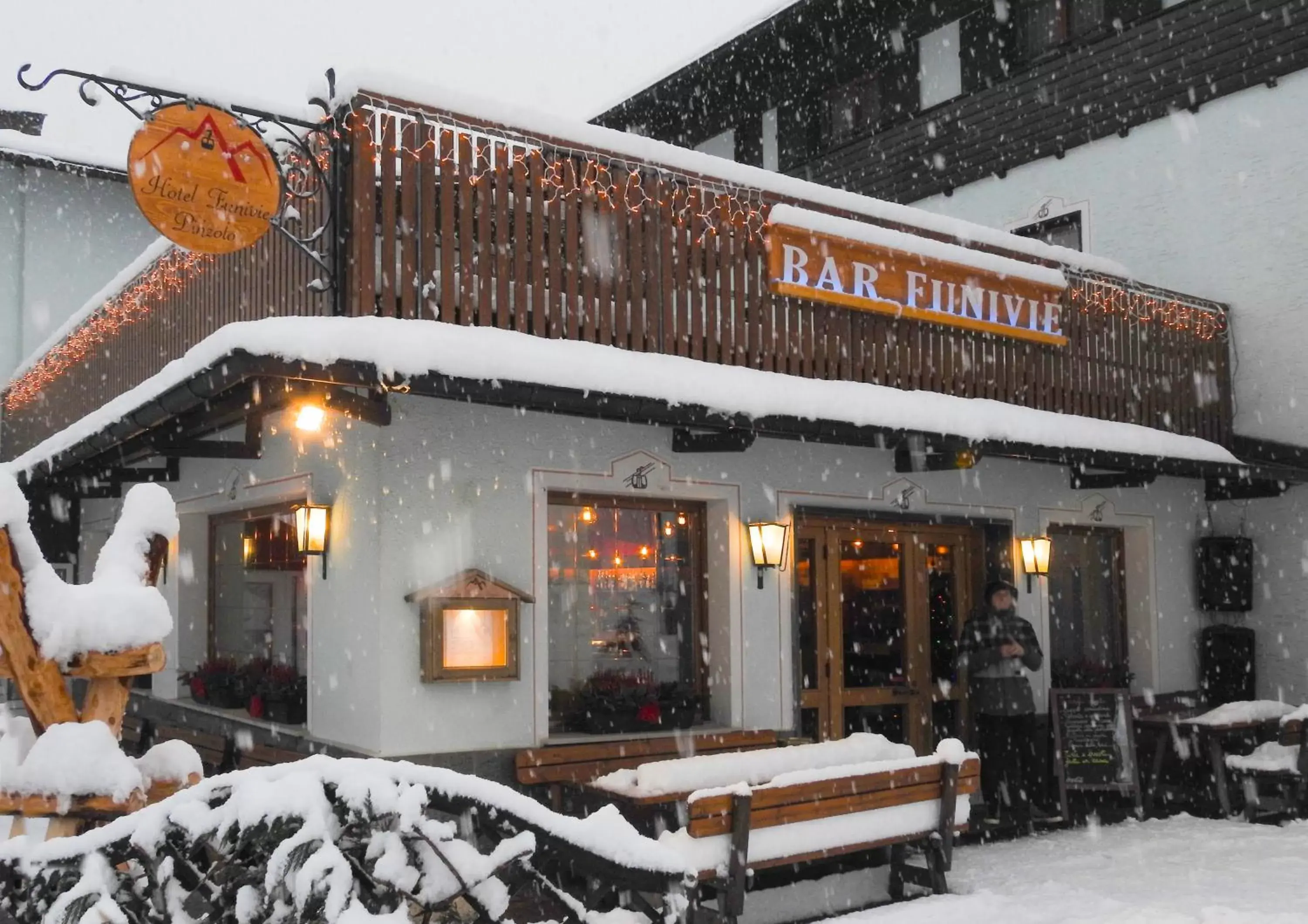 Property building, Winter in Casteluce Hotel Funivie