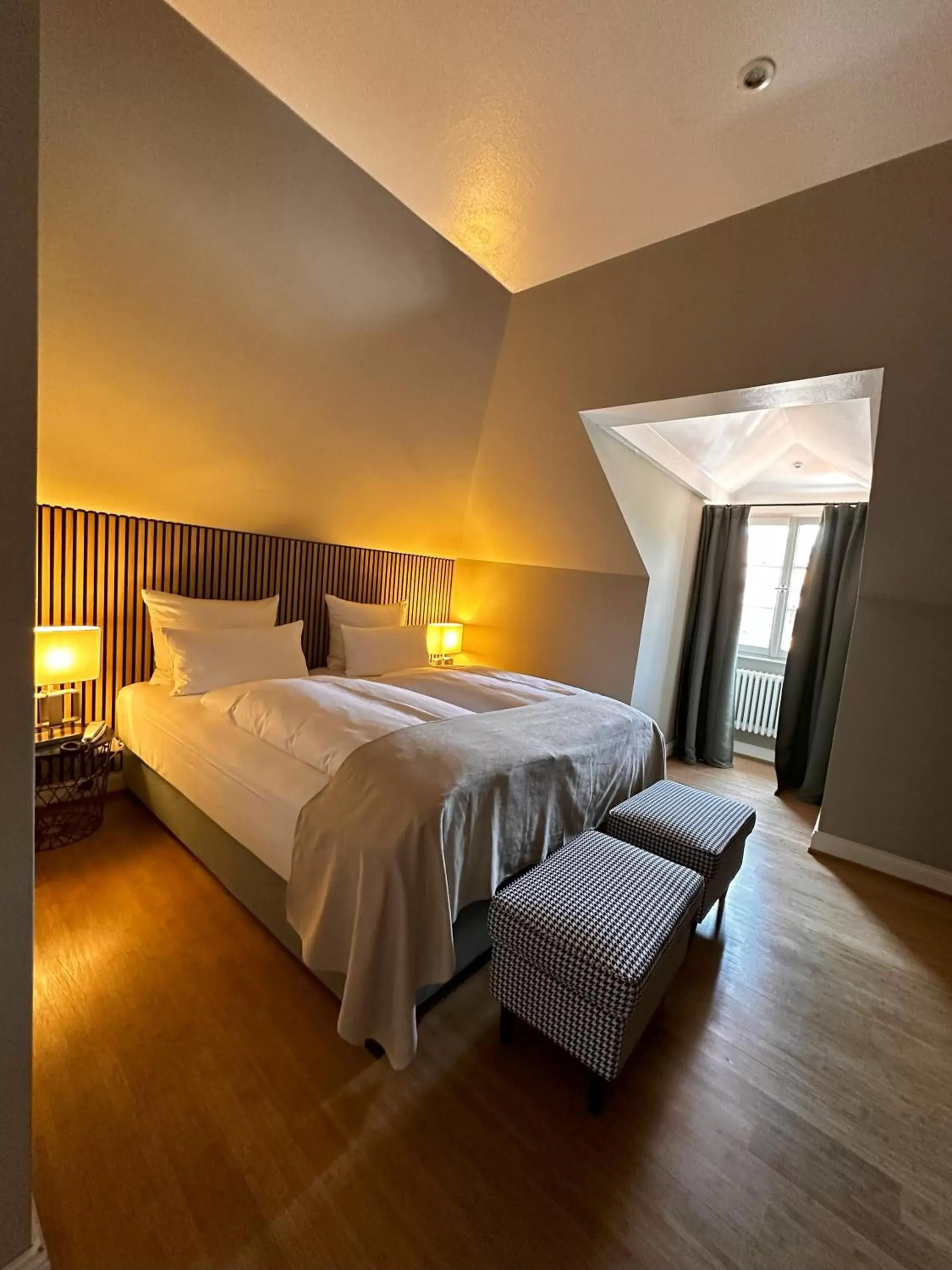 Bedroom, Bed in Hotel Zur Alten Brücke