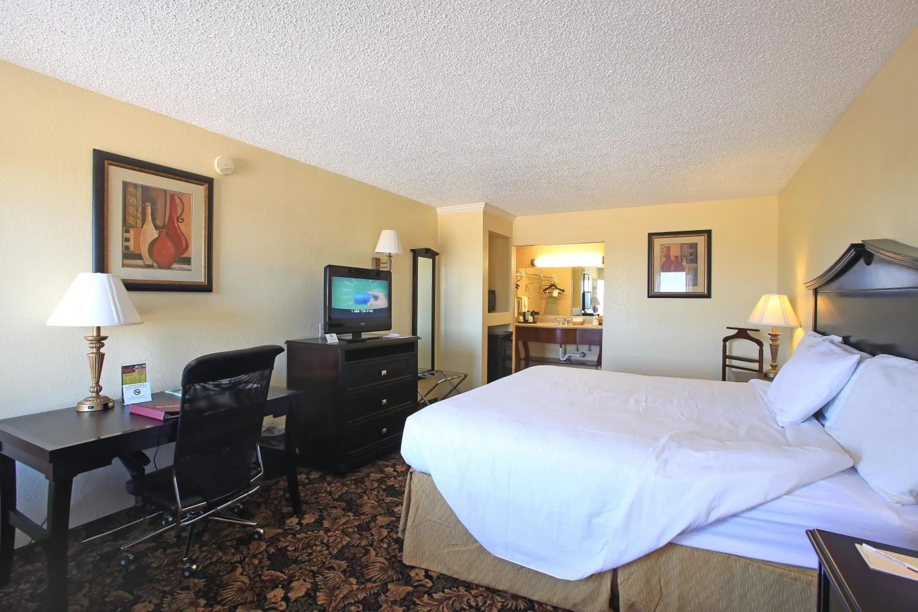 Bedroom in Plaza Inn Midland