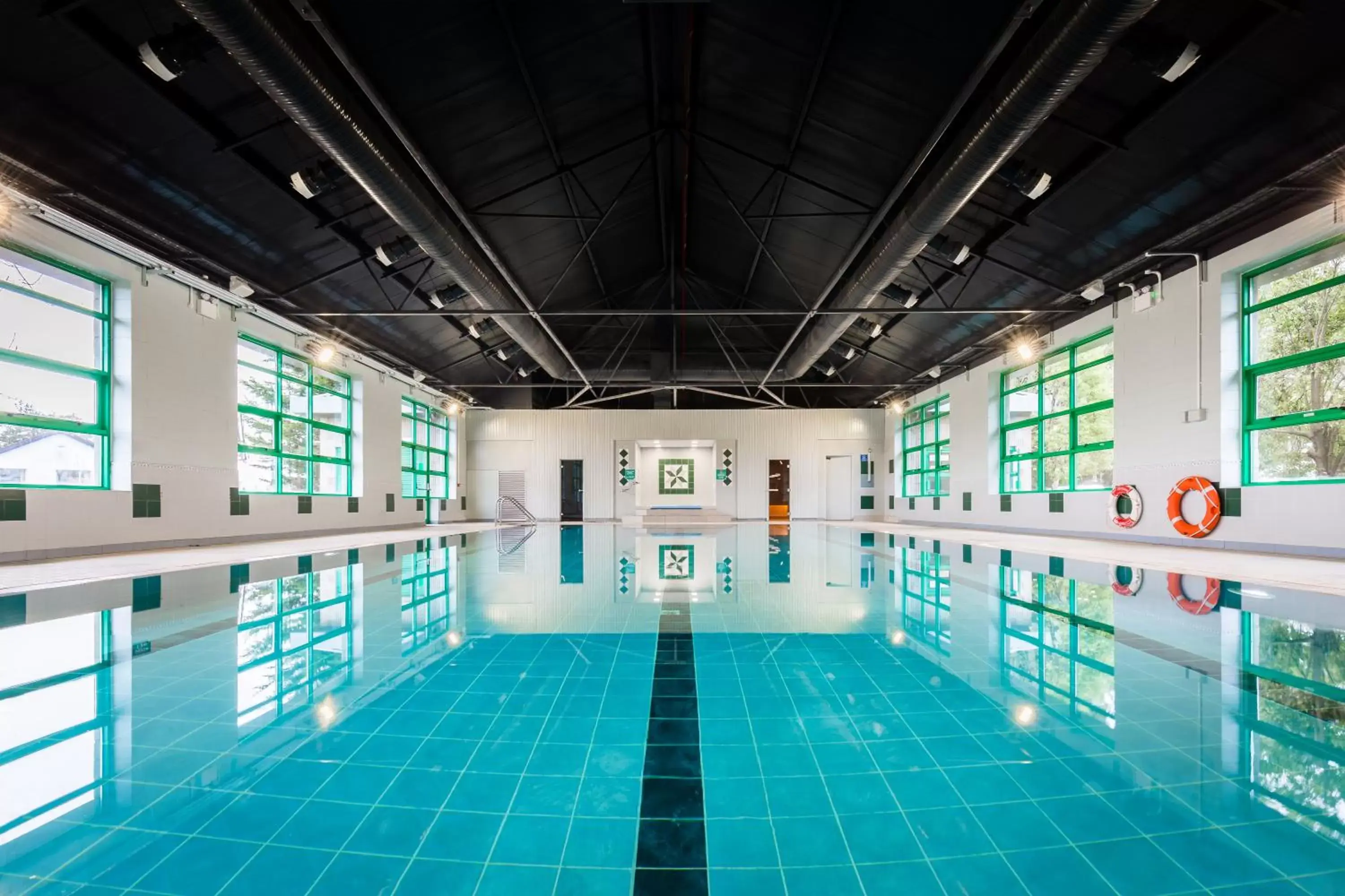 Swimming Pool in Castle Oaks House Hotel