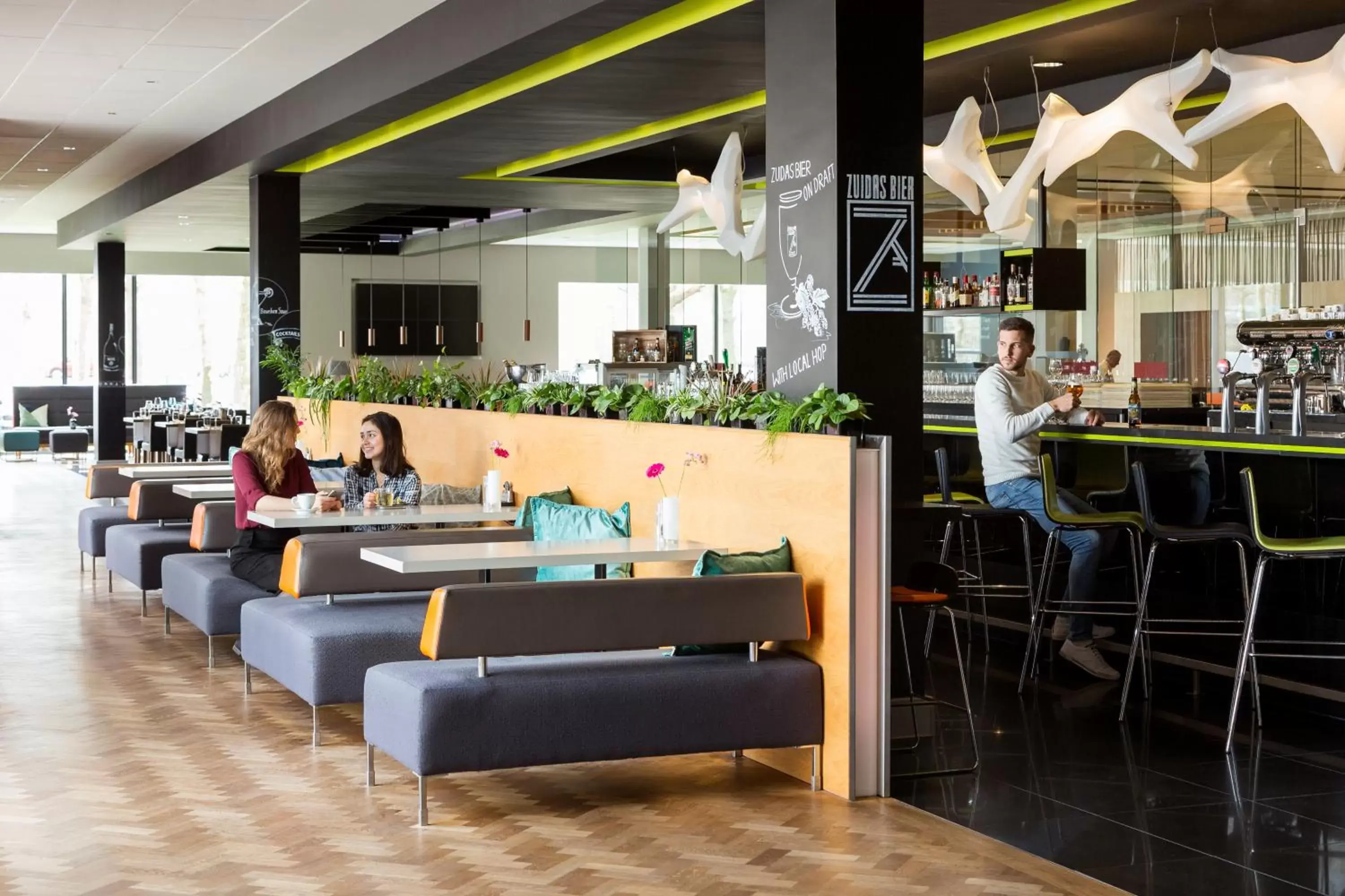 Restaurant/Places to Eat in Novotel Amsterdam City