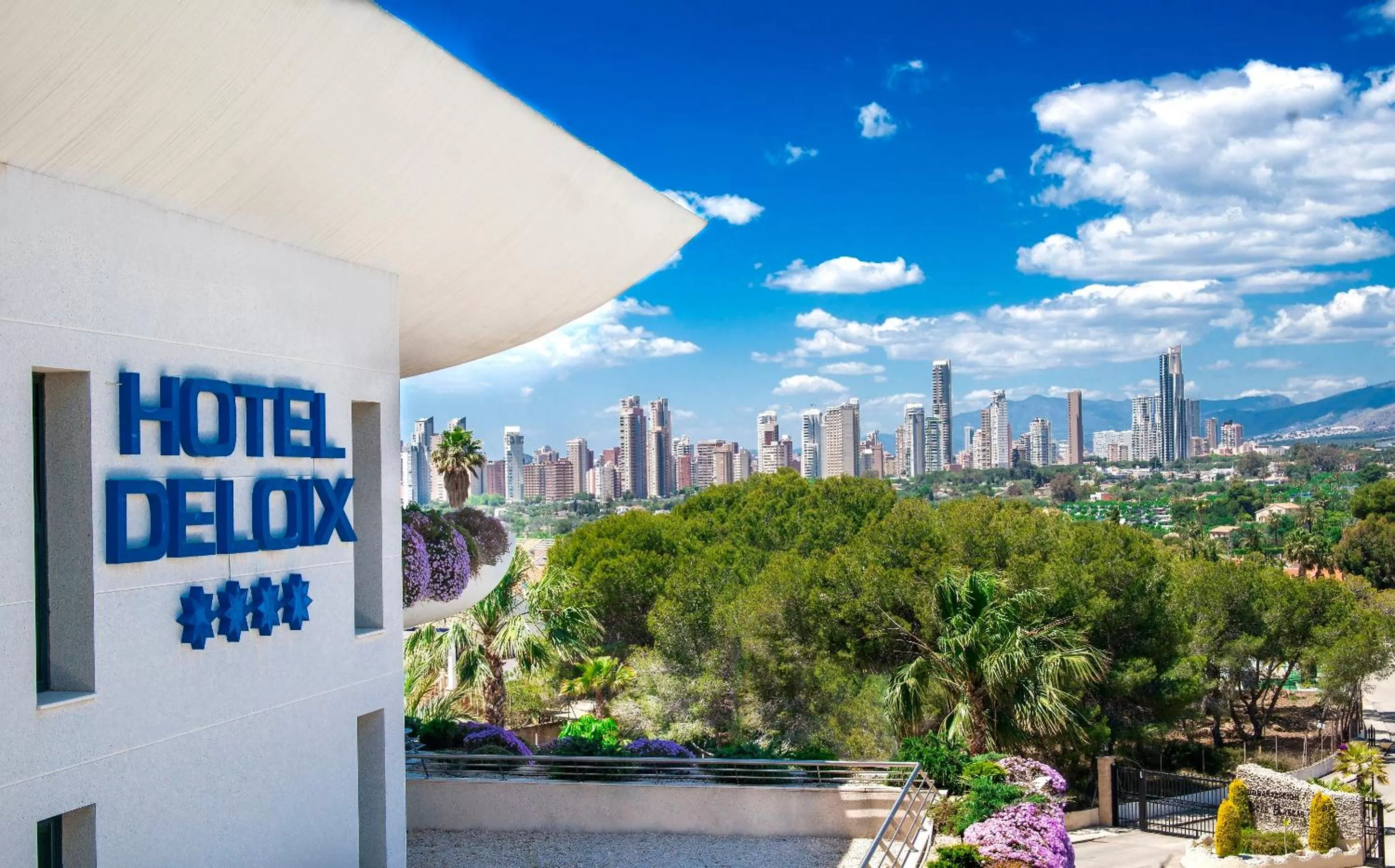 Facade/entrance in Hotel Deloix 4* Sup