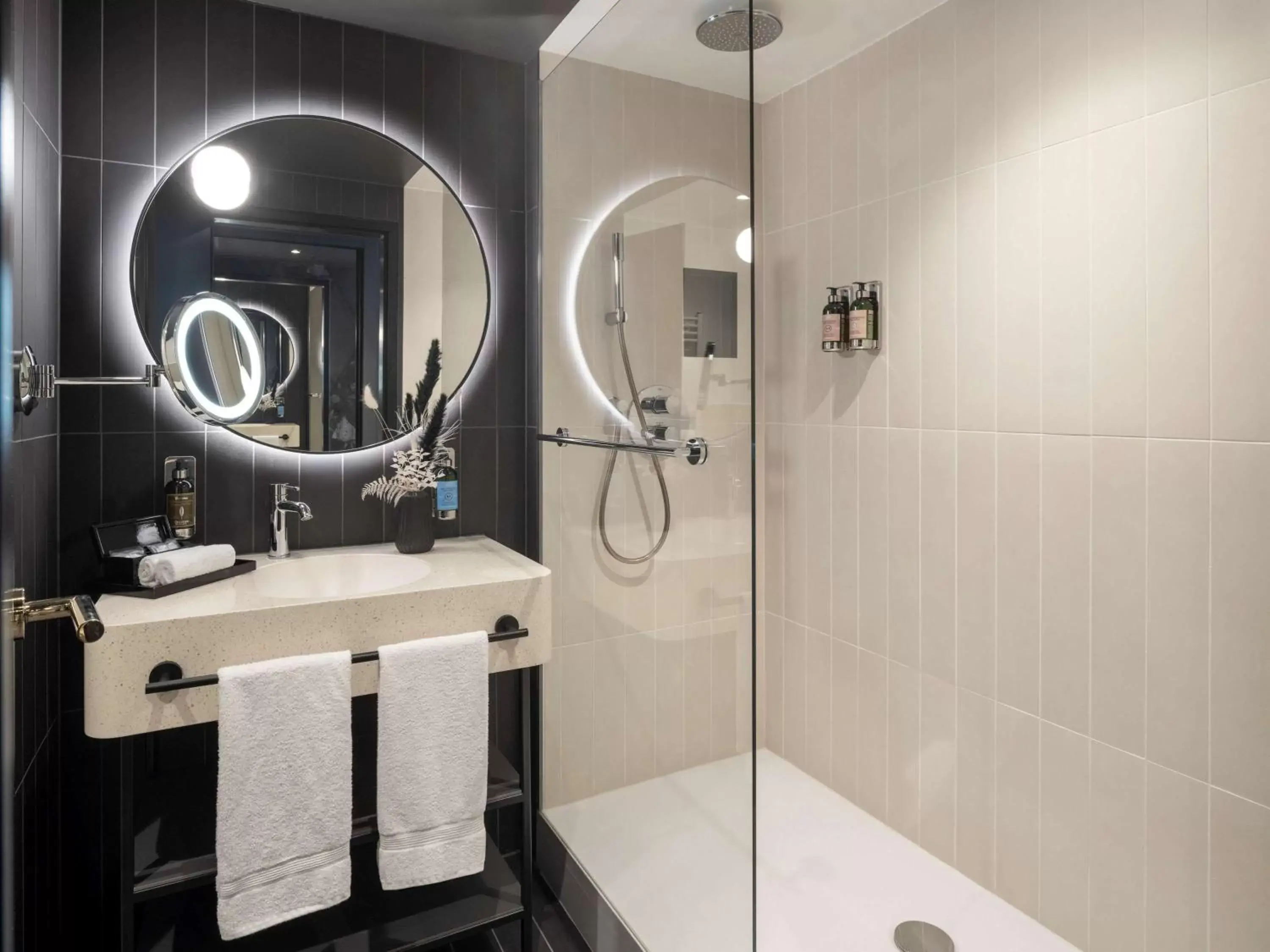 Shower, Bathroom in Hotel Am Konzerthaus Vienna - MGallery