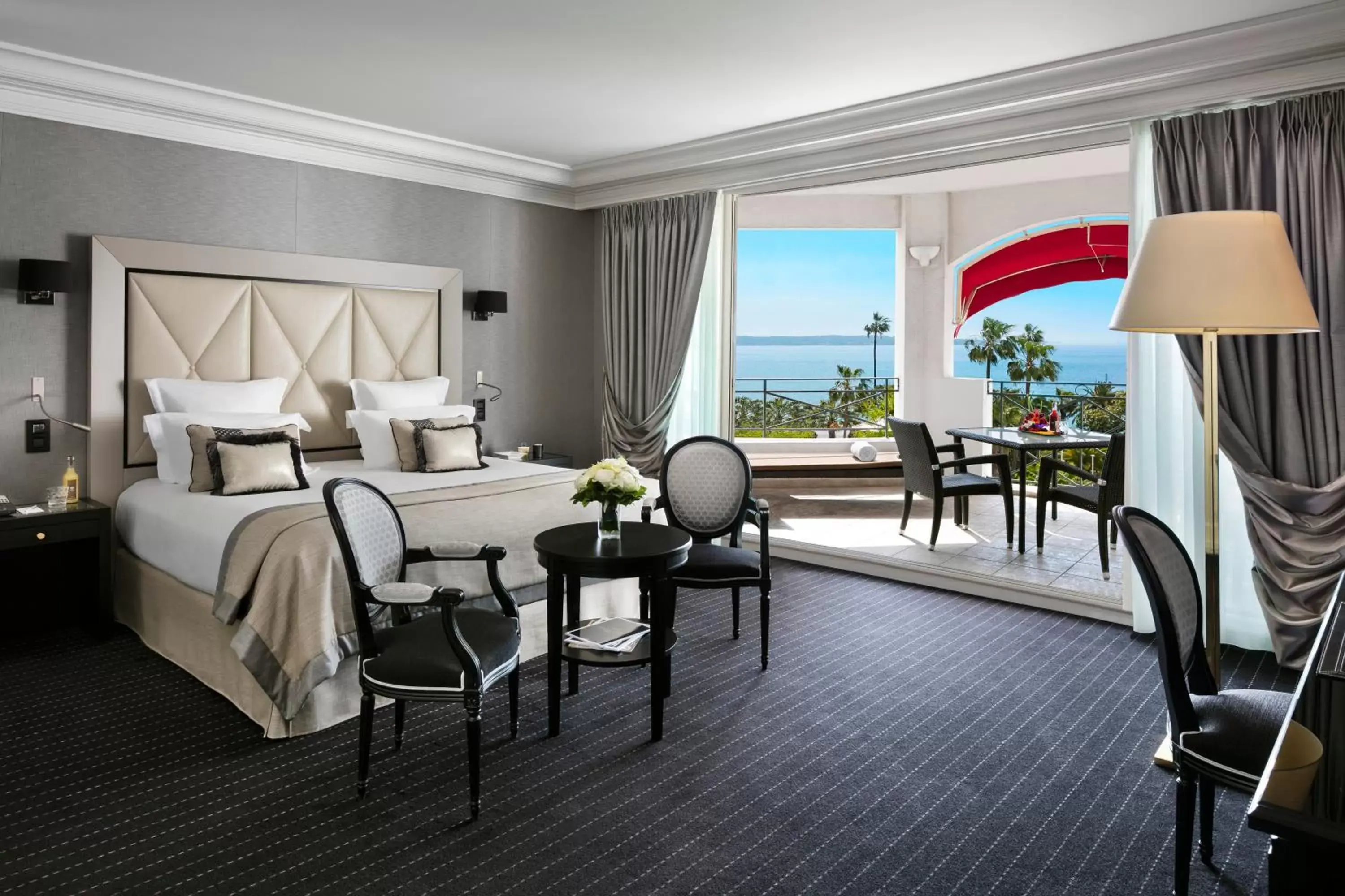 Bedroom in Hôtel Barrière Le Majestic Cannes