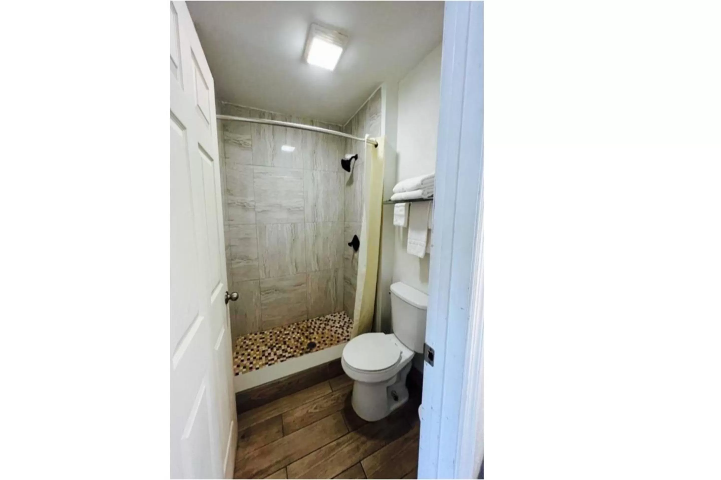 Bathroom in Western Motel, Thomasville