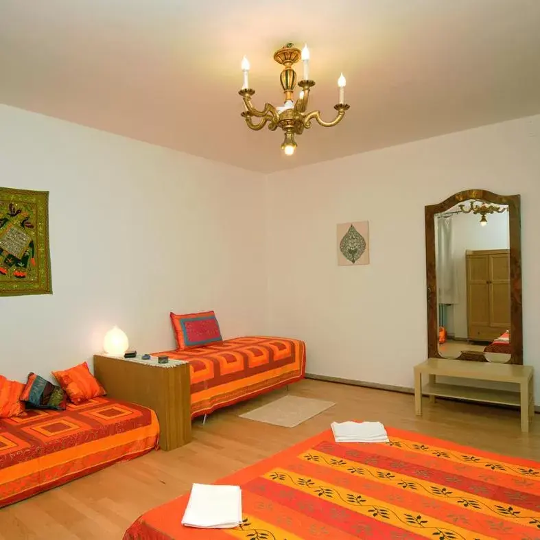 Photo of the whole room, Seating Area in B&B Arabesque