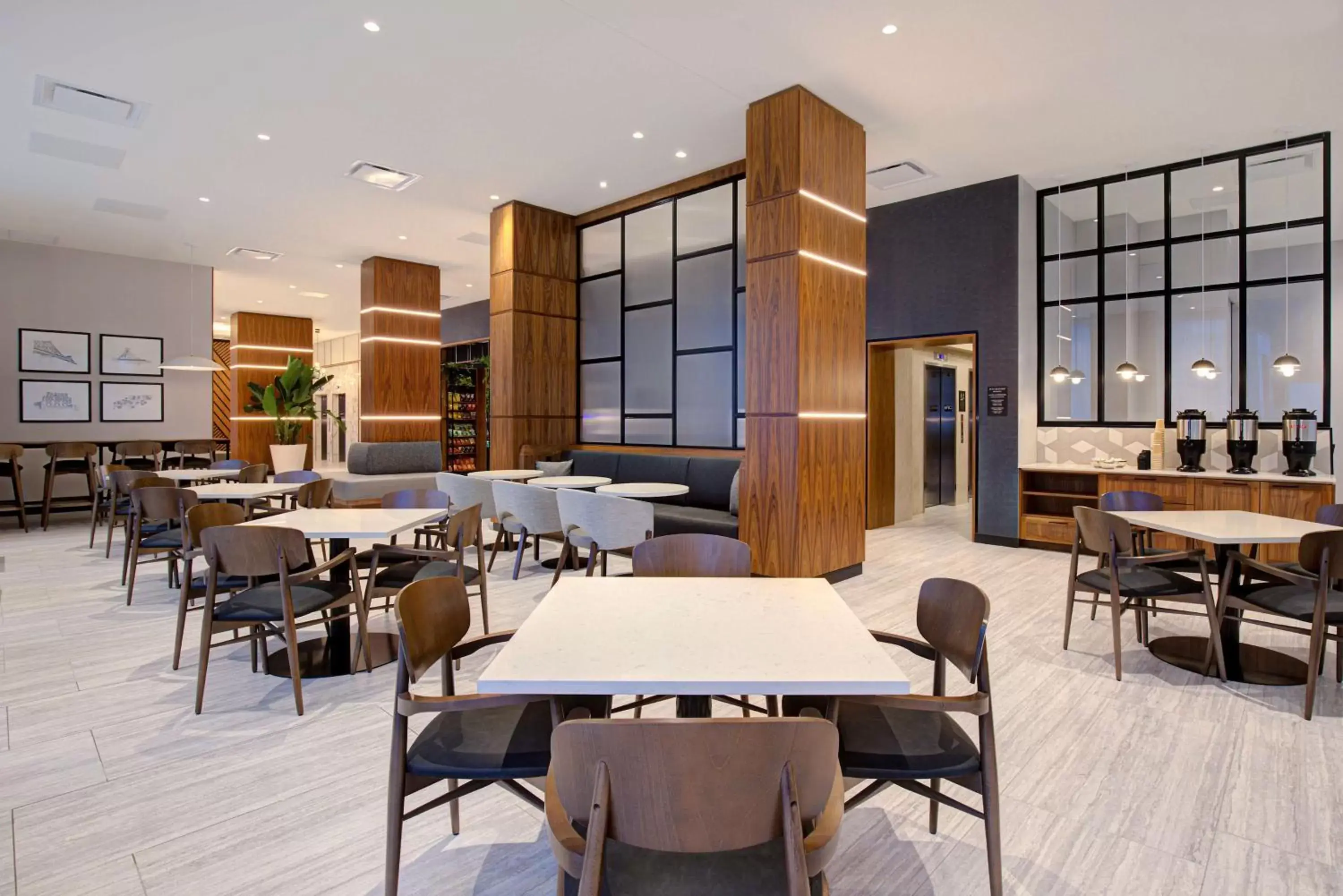 Breakfast, Restaurant/Places to Eat in Homewood Suites By Hilton Montreal Downtown